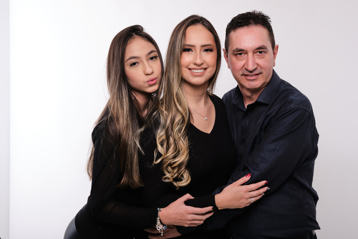 Dra. Aɴᴅʀᴇssᴀ Gᴜɪᴇssᴍᴀɴ - Cirurgiã Dentista - Universidade Tuiuti do Parana