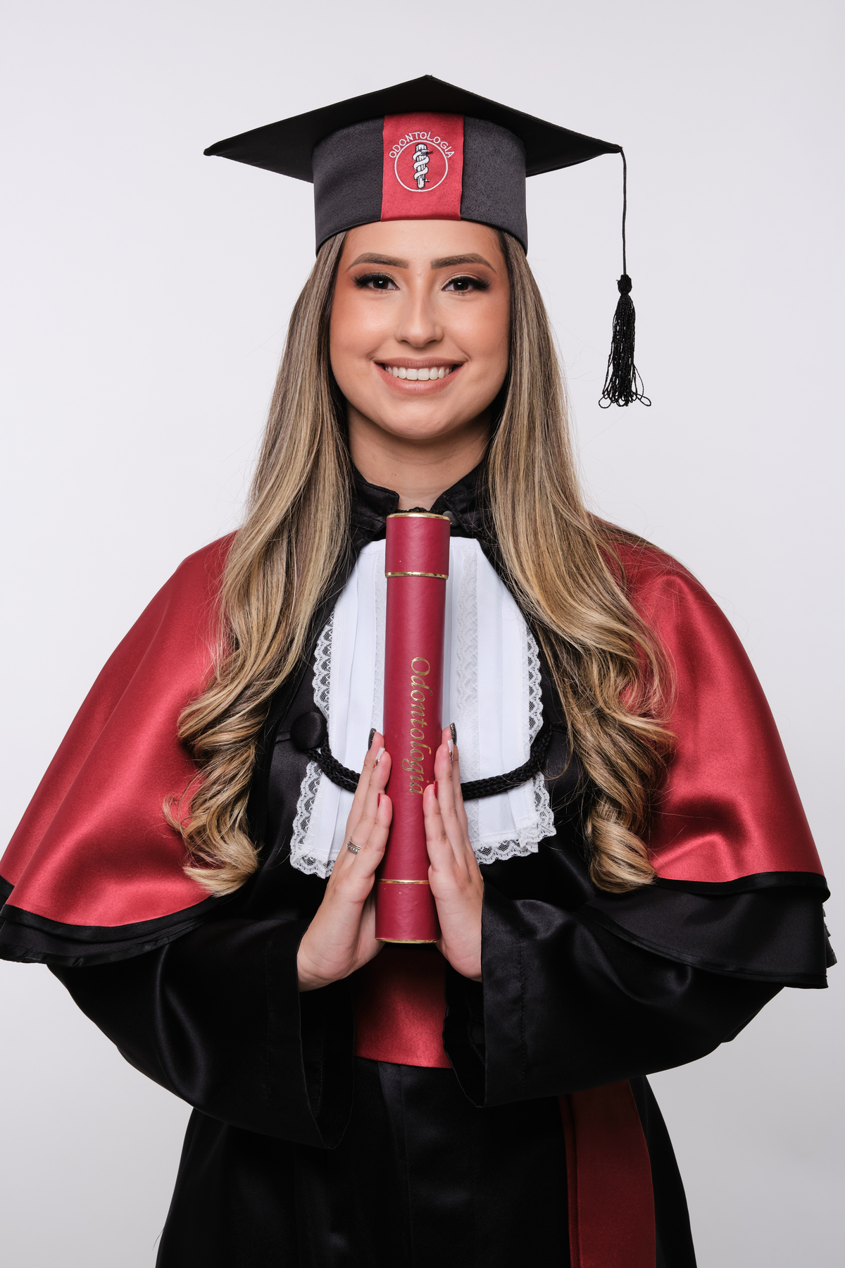 Dra. Aɴᴅʀᴇssᴀ Gᴜɪᴇssᴍᴀɴ - Cirurgiã Dentista - Universidade Tuiuti do Parana