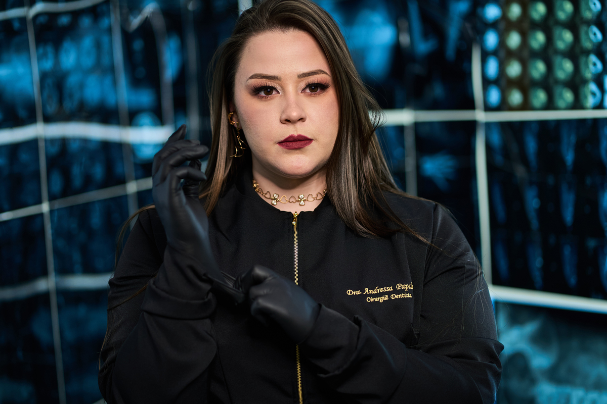 Dra. Andressa Papalardo - Cirurgiã Dentista - Universidade Tuiuti do Parana