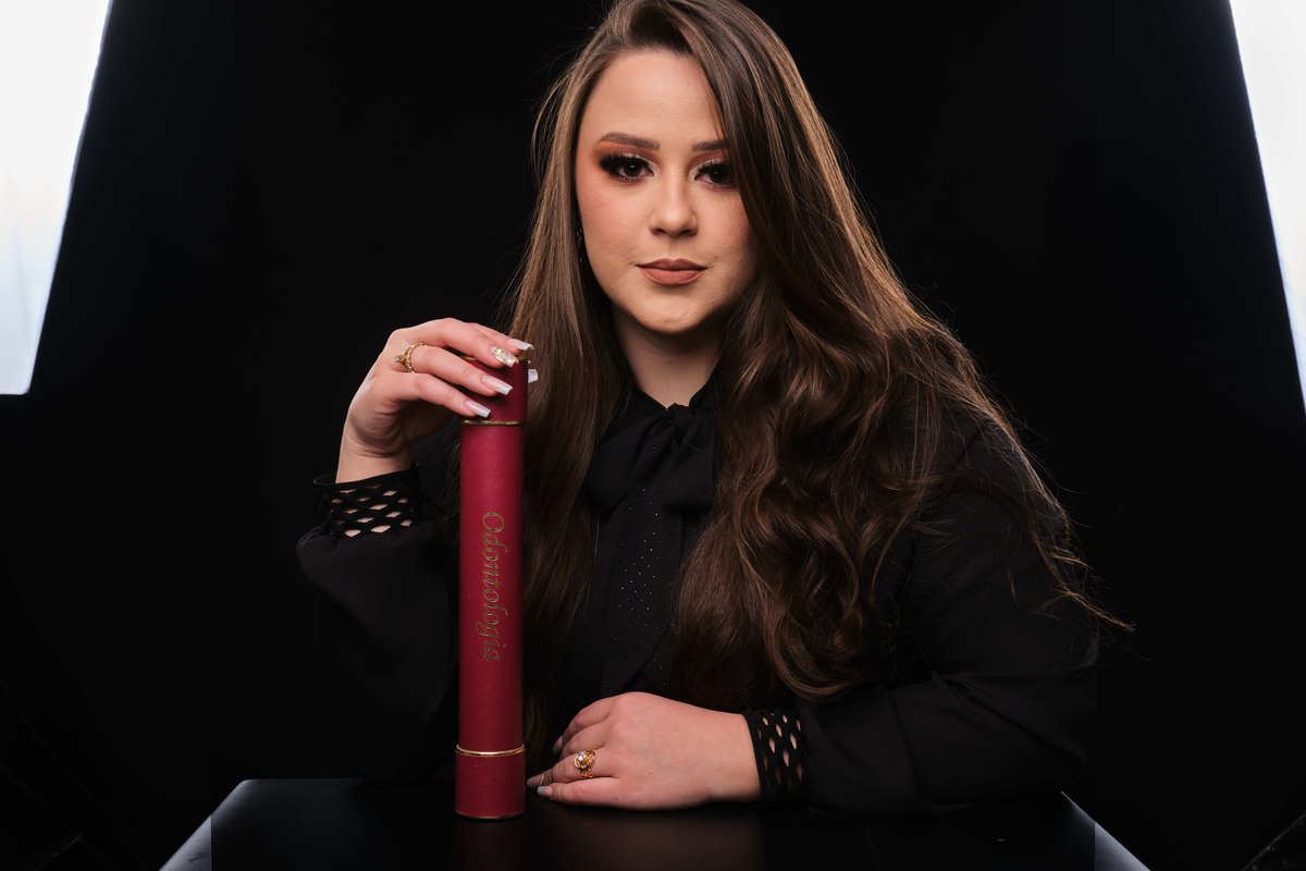 Dra. Andressa Papalardo - Cirurgiã Dentista - Universidade Tuiuti do Parana