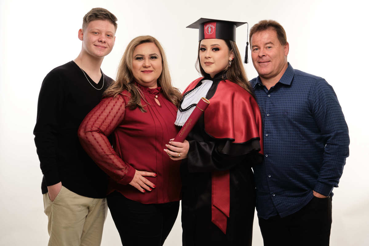 Dra. Andressa Papalardo - Cirurgiã Dentista - Universidade Tuiuti do Parana