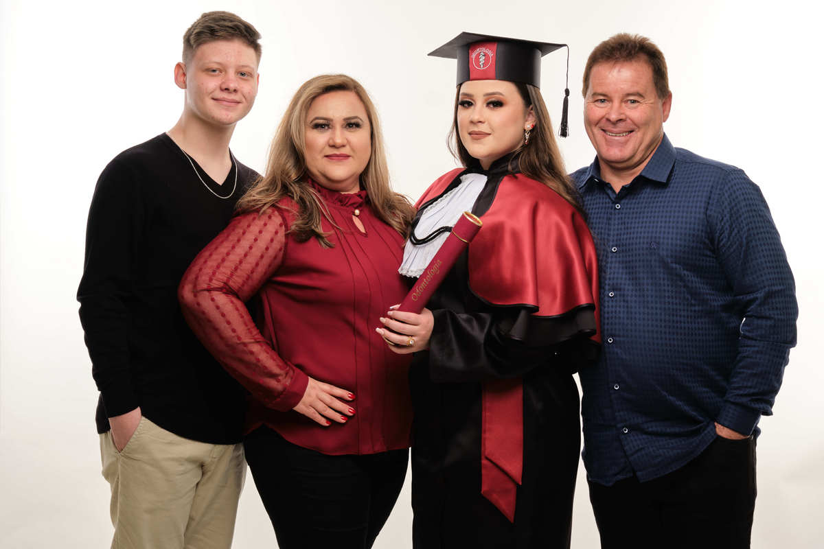 Dra. Andressa Papalardo - Cirurgiã Dentista - Universidade Tuiuti do Parana