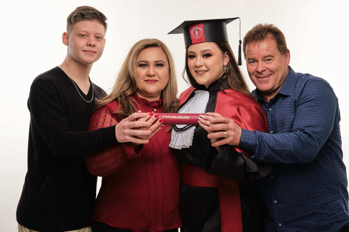 Dra. Andressa Papalardo - Cirurgiã Dentista - Universidade Tuiuti do Parana