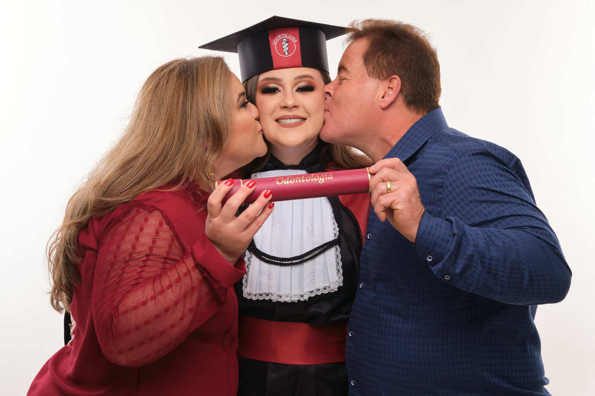 Dra. Andressa Papalardo - Cirurgiã Dentista - Universidade Tuiuti do Parana