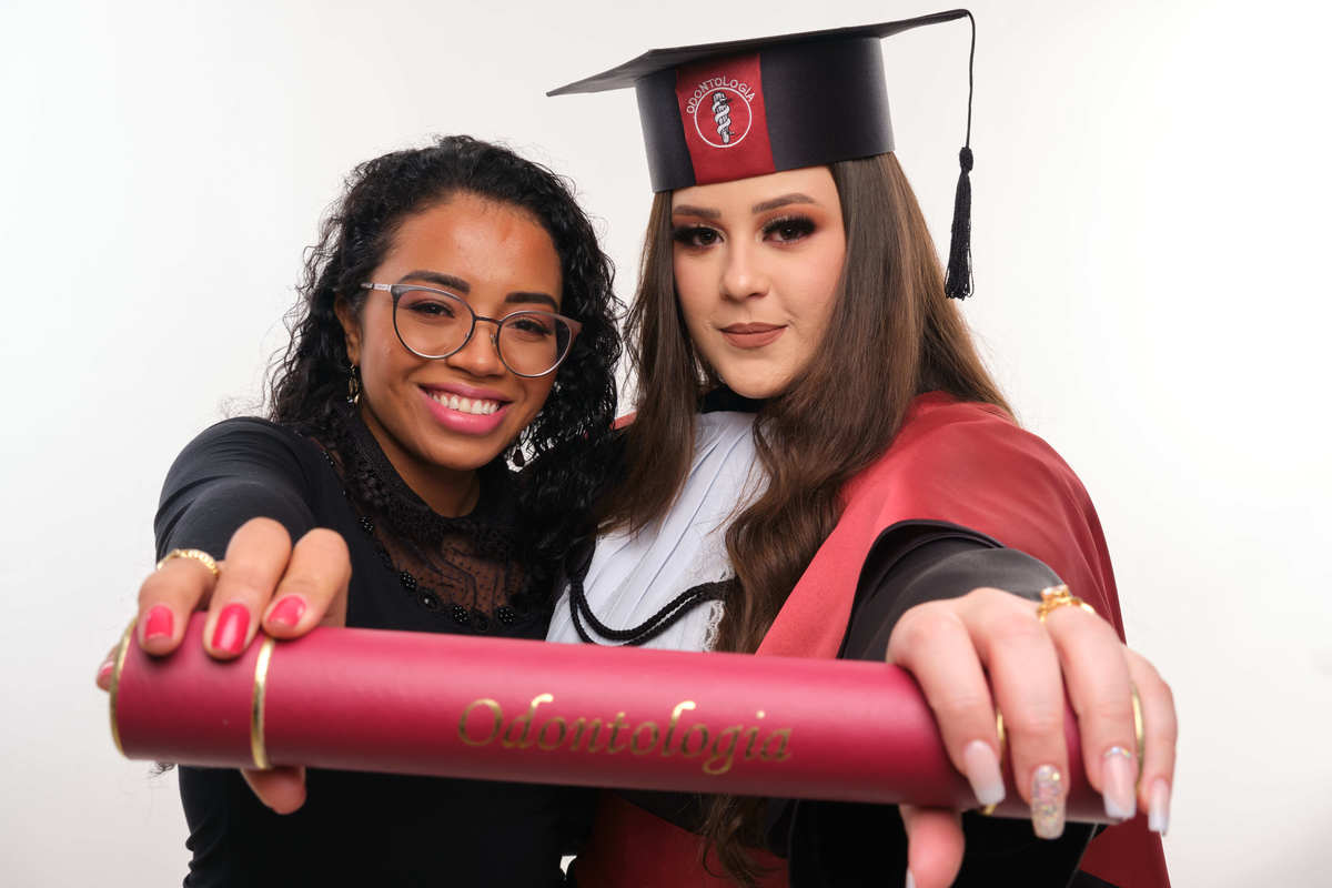 Dra. Andressa Papalardo - Cirurgiã Dentista - Universidade Tuiuti do Parana