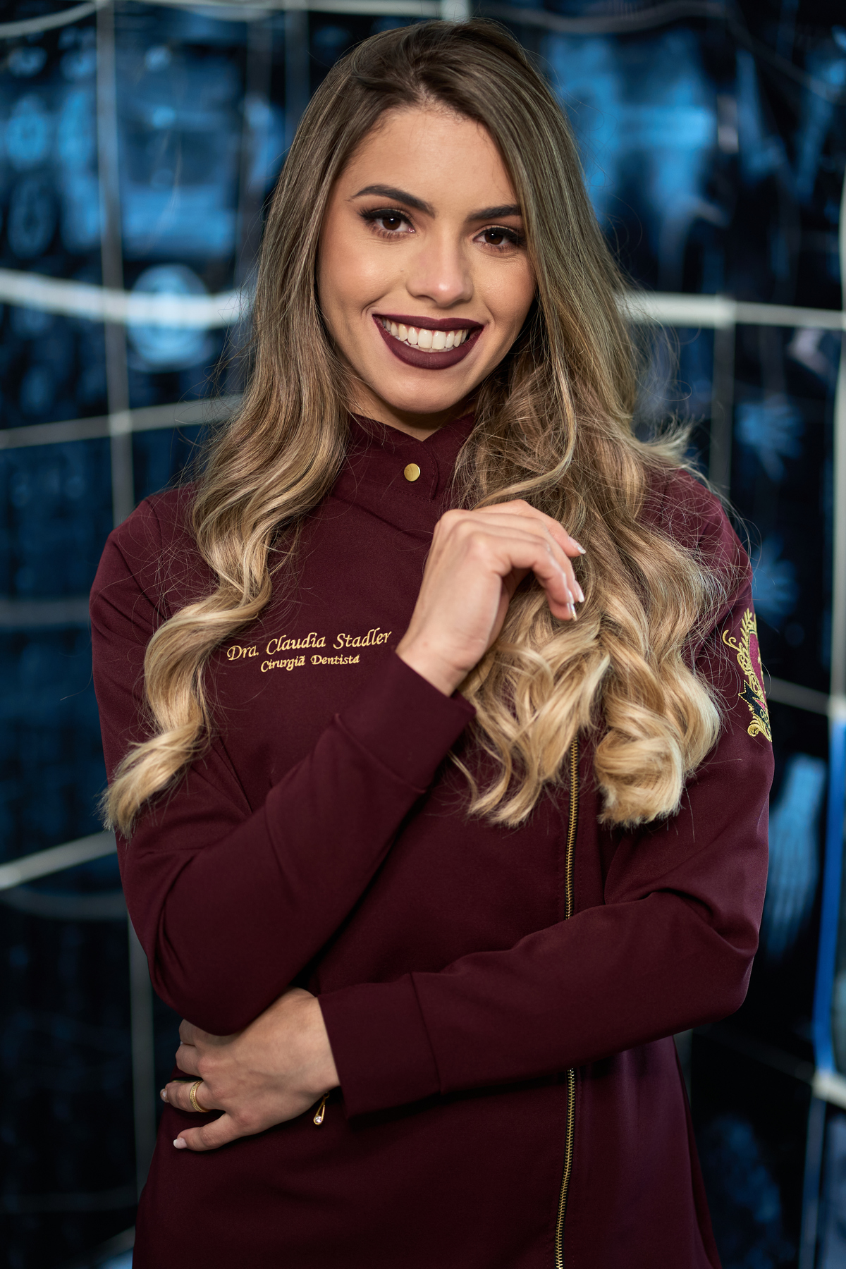 Dra. Claudia Standler - Cirurgiã Dentista - Universidade Tuiuti do Parana