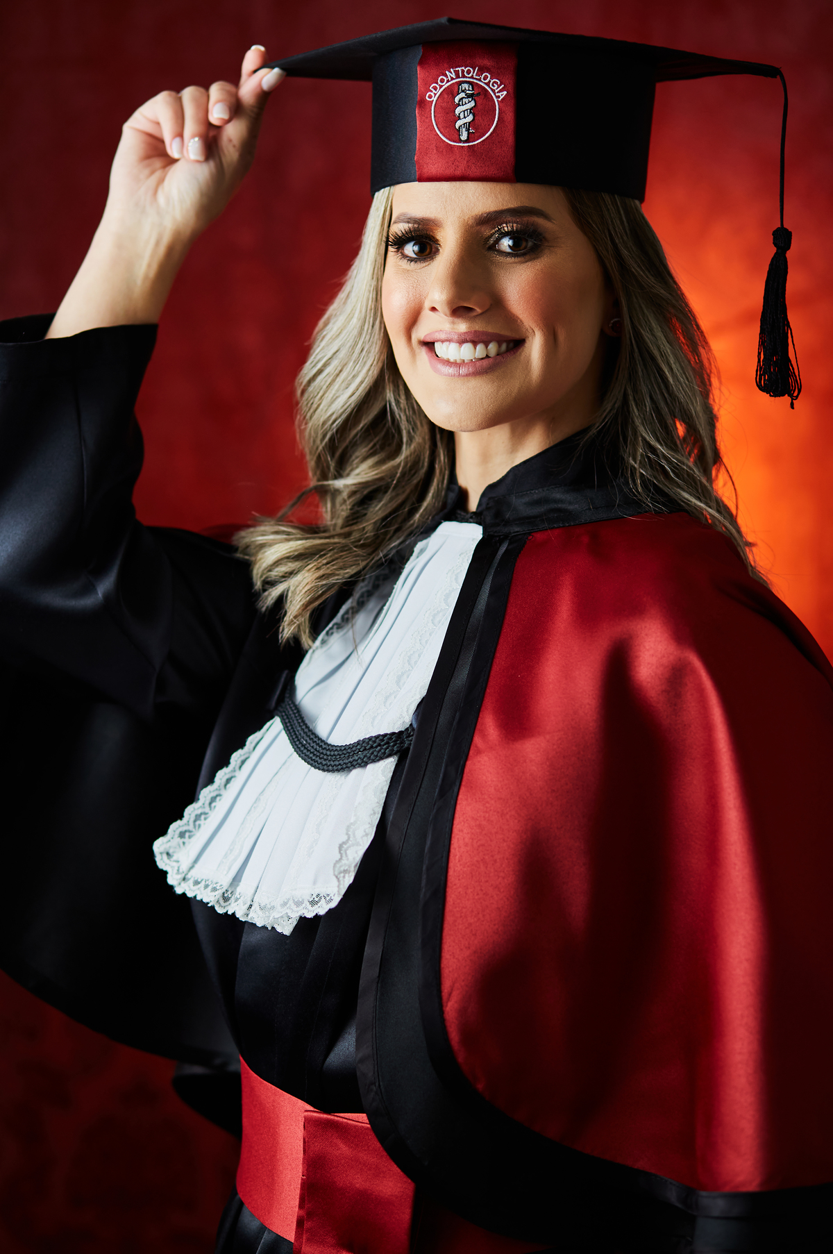 Dra.Fabiana Assis - Cirurgiã Dentista - Universidade Tuiuti do Parana