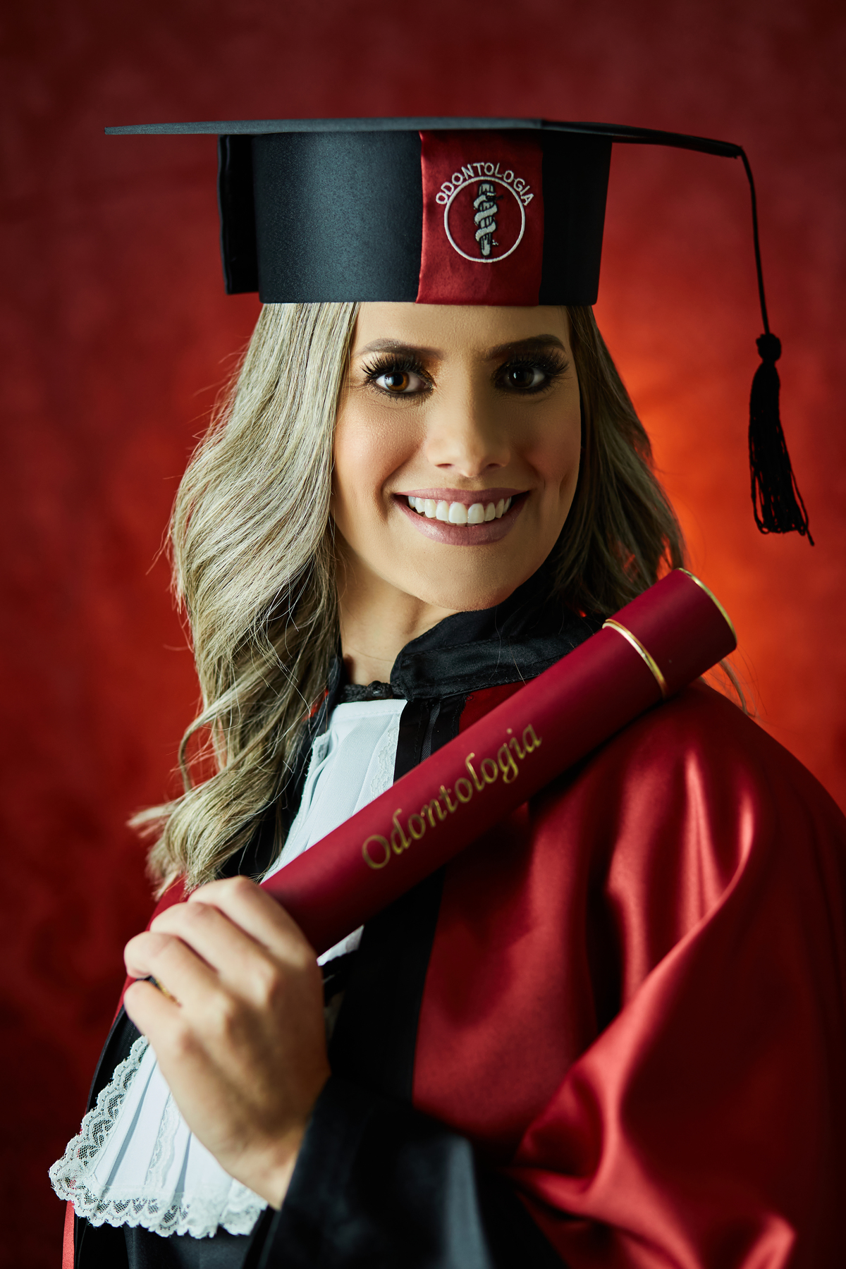 Dra.Fabiana Assis - Cirurgiã Dentista - Universidade Tuiuti do Parana