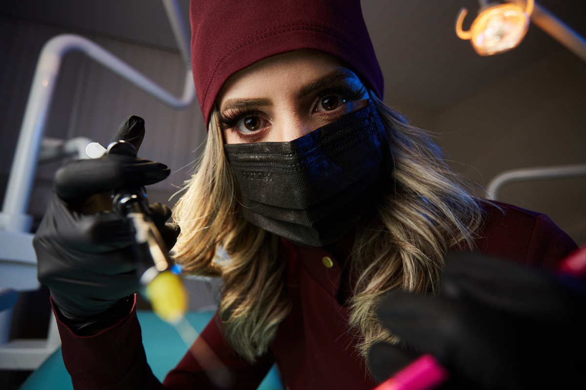 Dra.Fabiana Assis - Cirurgiã Dentista - Universidade Tuiuti do Parana