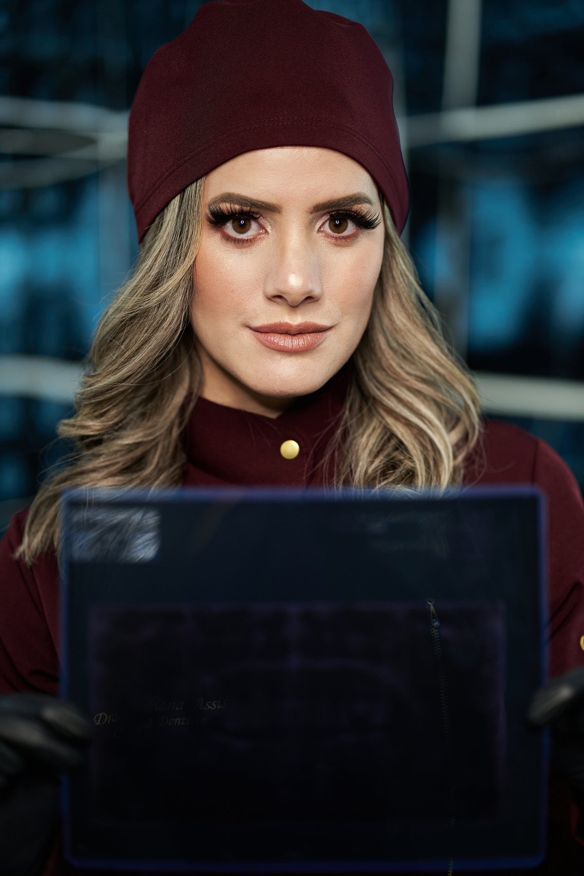 Dra.Fabiana Assis - Cirurgiã Dentista - Universidade Tuiuti do Parana