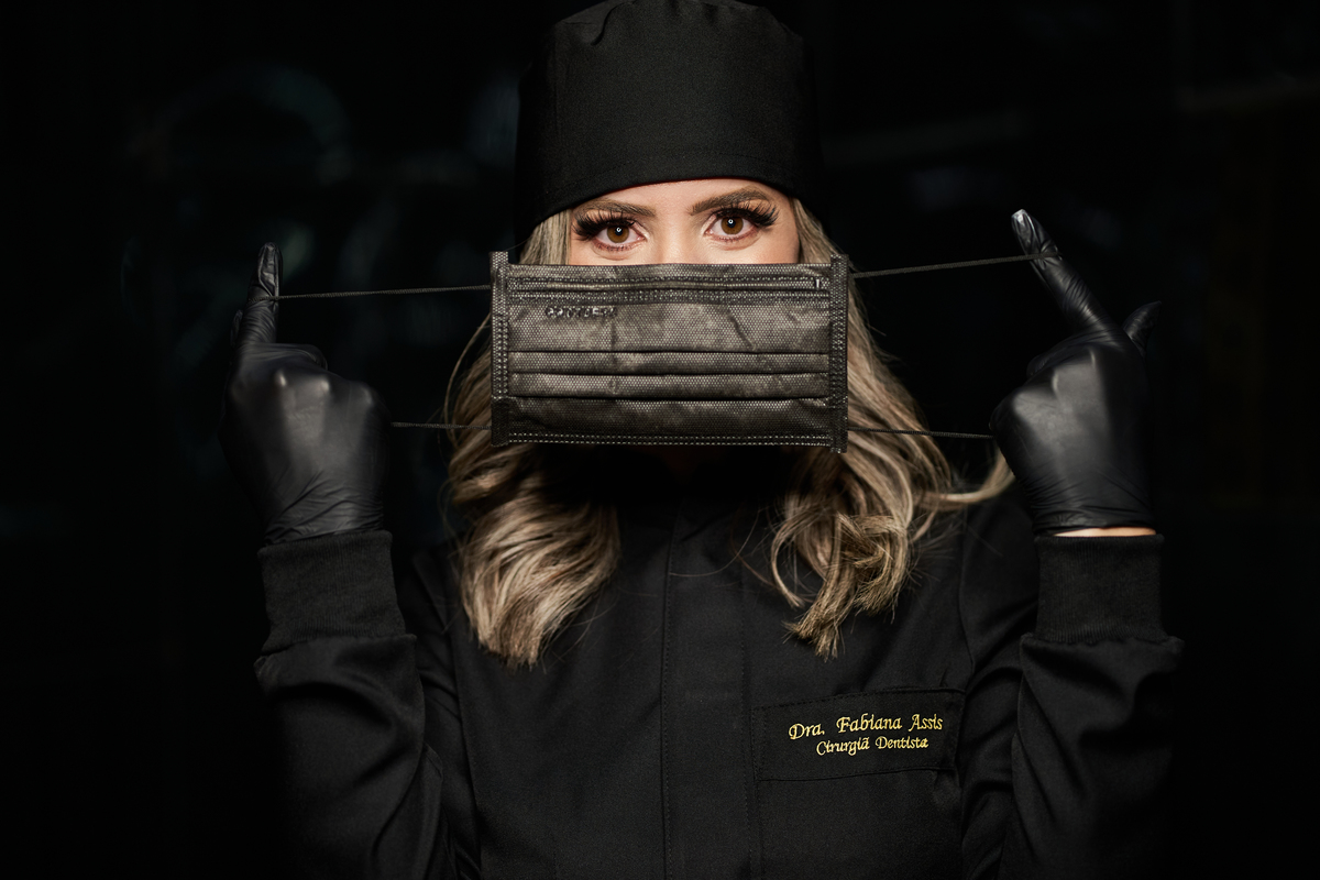 Dra.Fabiana Assis - Cirurgiã Dentista - Universidade Tuiuti do Parana