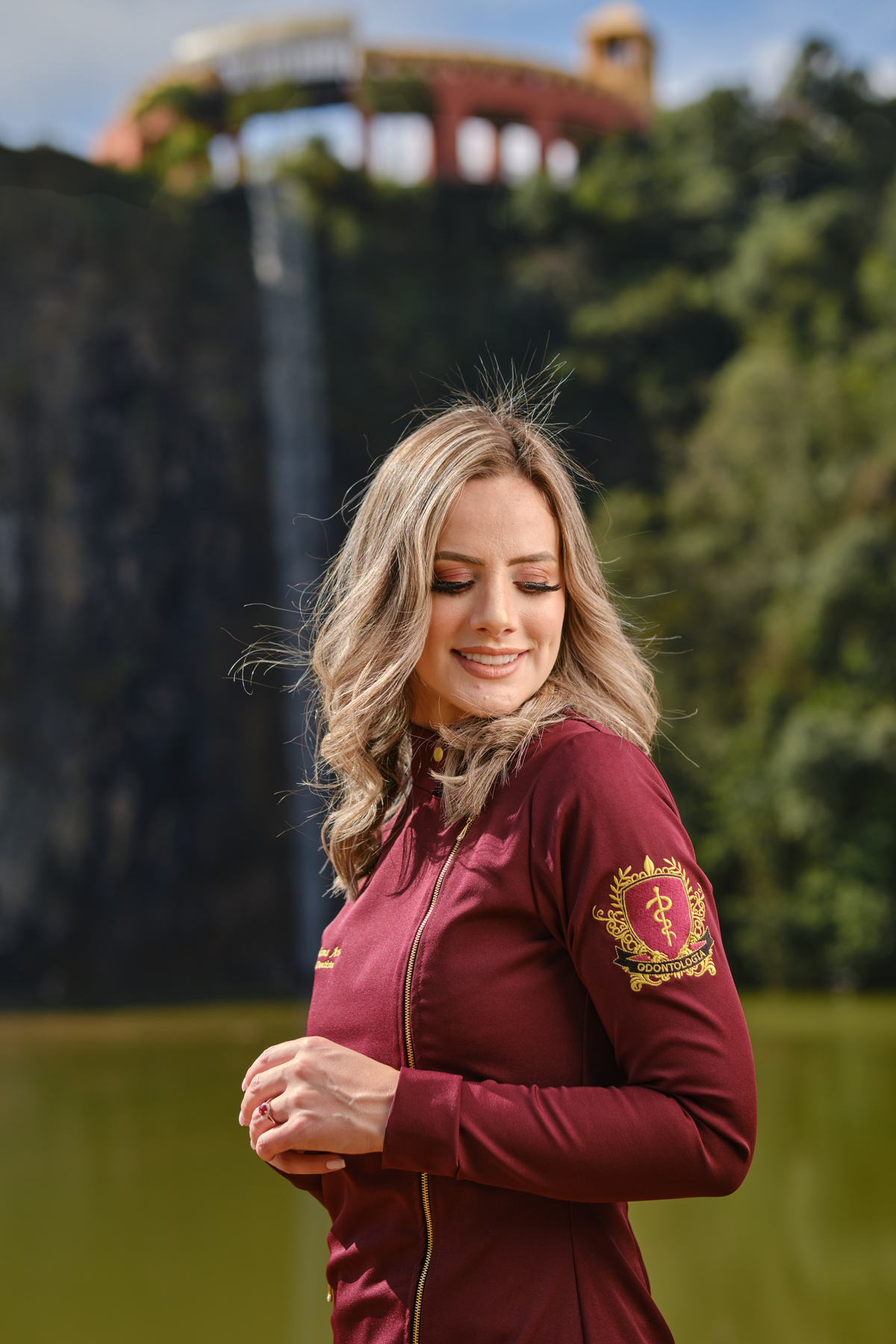 Dra.Fabiana Assis - Cirurgiã Dentista - Universidade Tuiuti do Parana