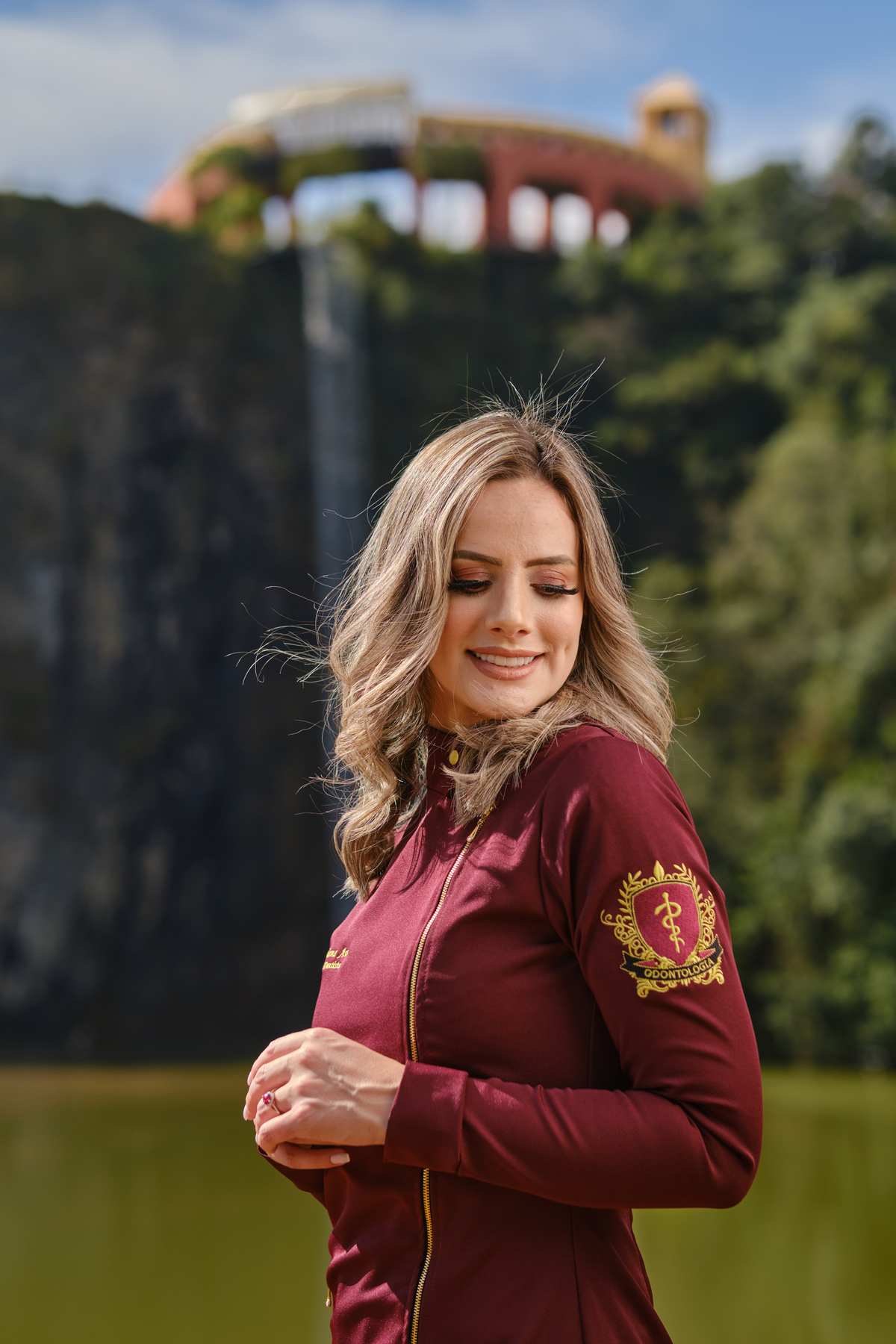 Dra.Fabiana Assis - Cirurgiã Dentista - Universidade Tuiuti do Parana