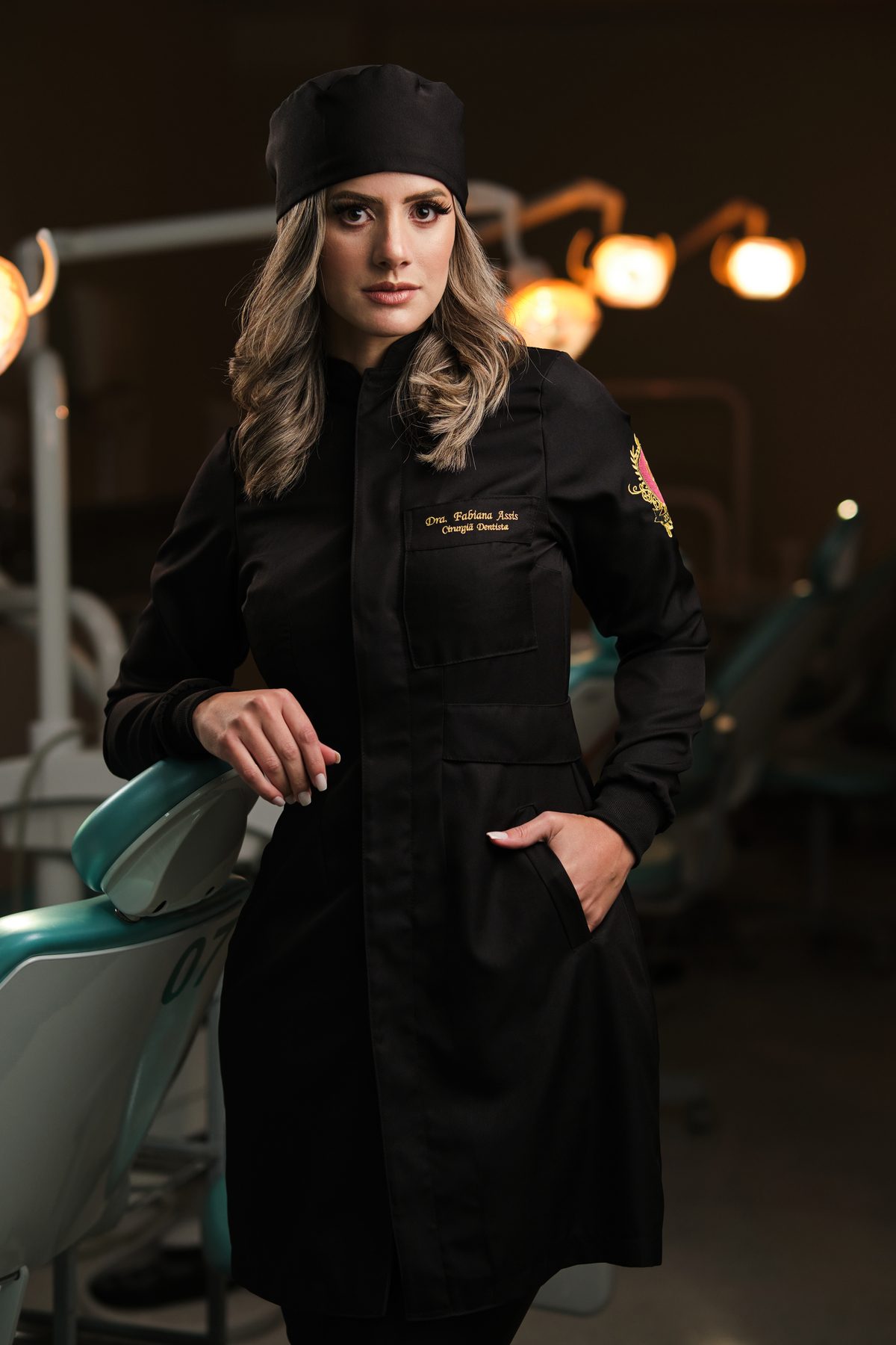 Dra.Fabiana Assis - Cirurgiã Dentista - Universidade Tuiuti do Parana