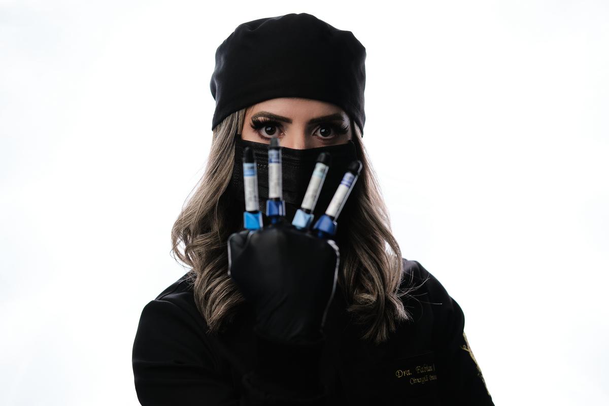 Dra.Fabiana Assis - Cirurgiã Dentista - Universidade Tuiuti do Parana