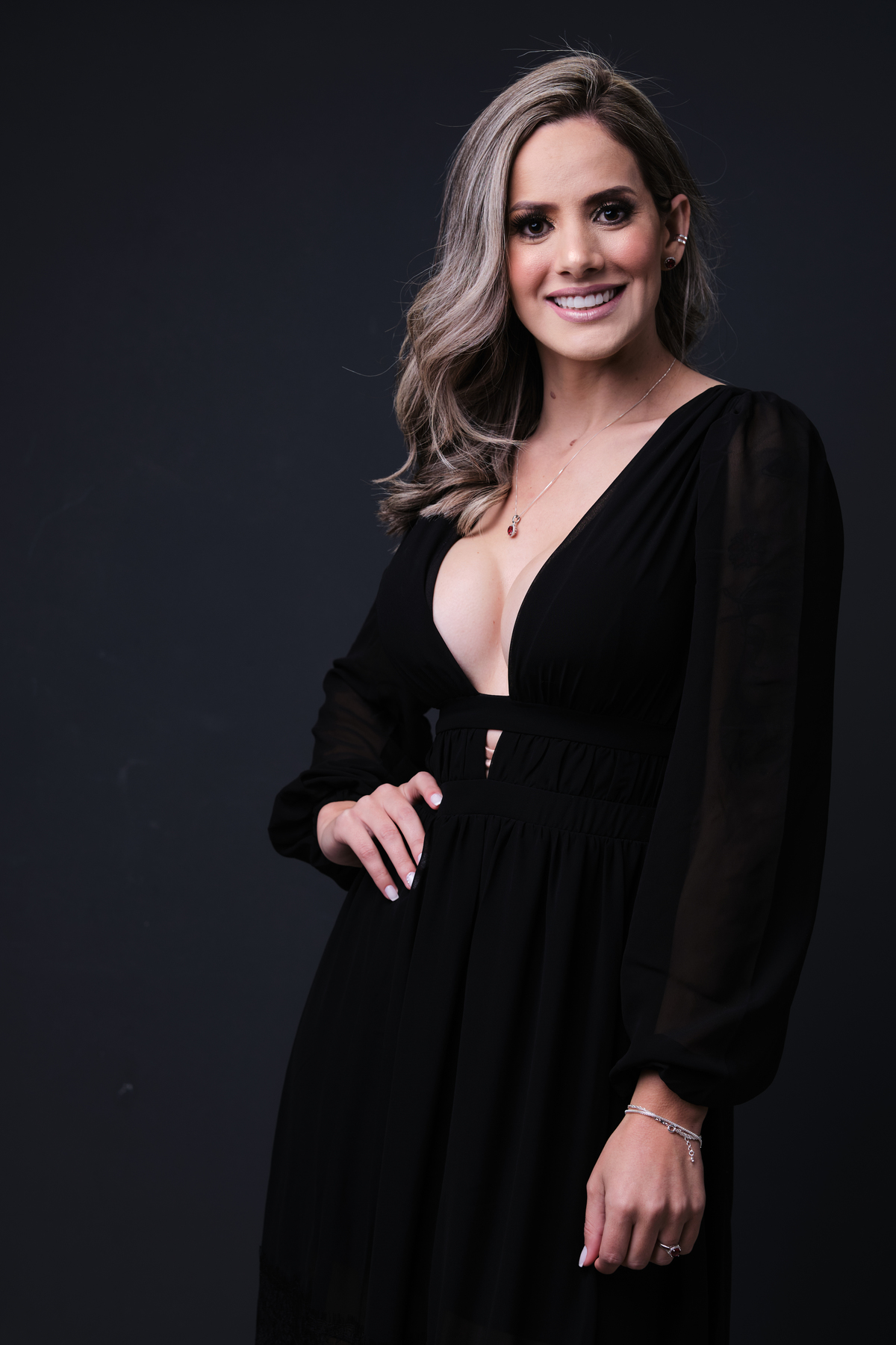 Dra.Fabiana Assis - Cirurgiã Dentista - Universidade Tuiuti do Parana