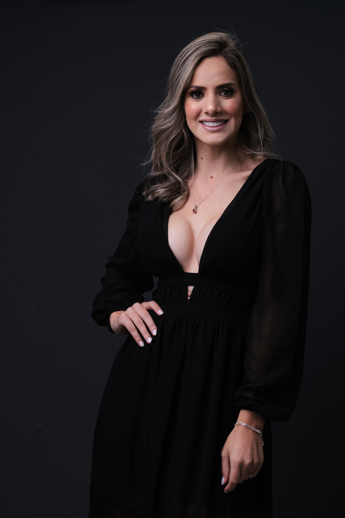 Dra.Fabiana Assis - Cirurgiã Dentista - Universidade Tuiuti do Parana