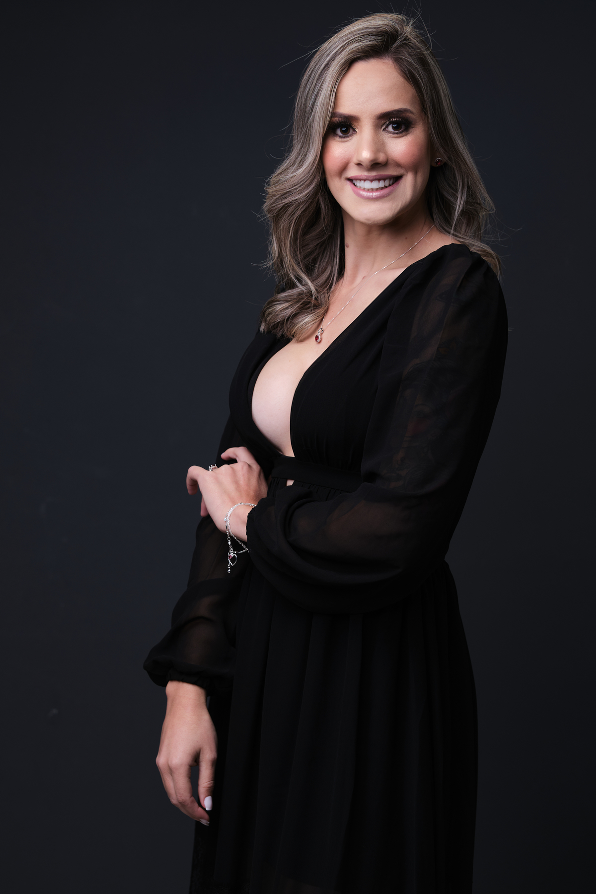 Dra.Fabiana Assis - Cirurgiã Dentista - Universidade Tuiuti do Parana