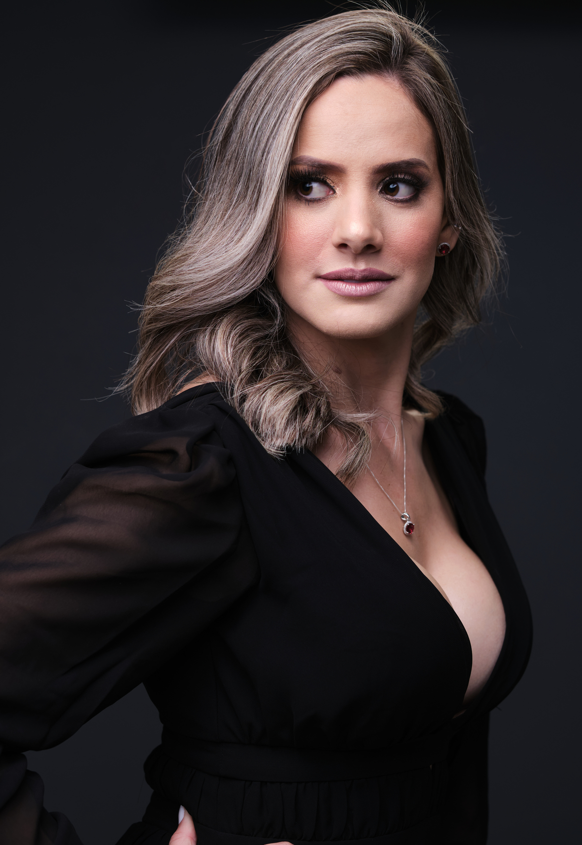 Dra.Fabiana Assis - Cirurgiã Dentista - Universidade Tuiuti do Parana