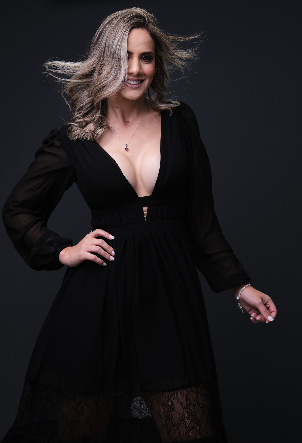 Dra.Fabiana Assis - Cirurgiã Dentista - Universidade Tuiuti do Parana