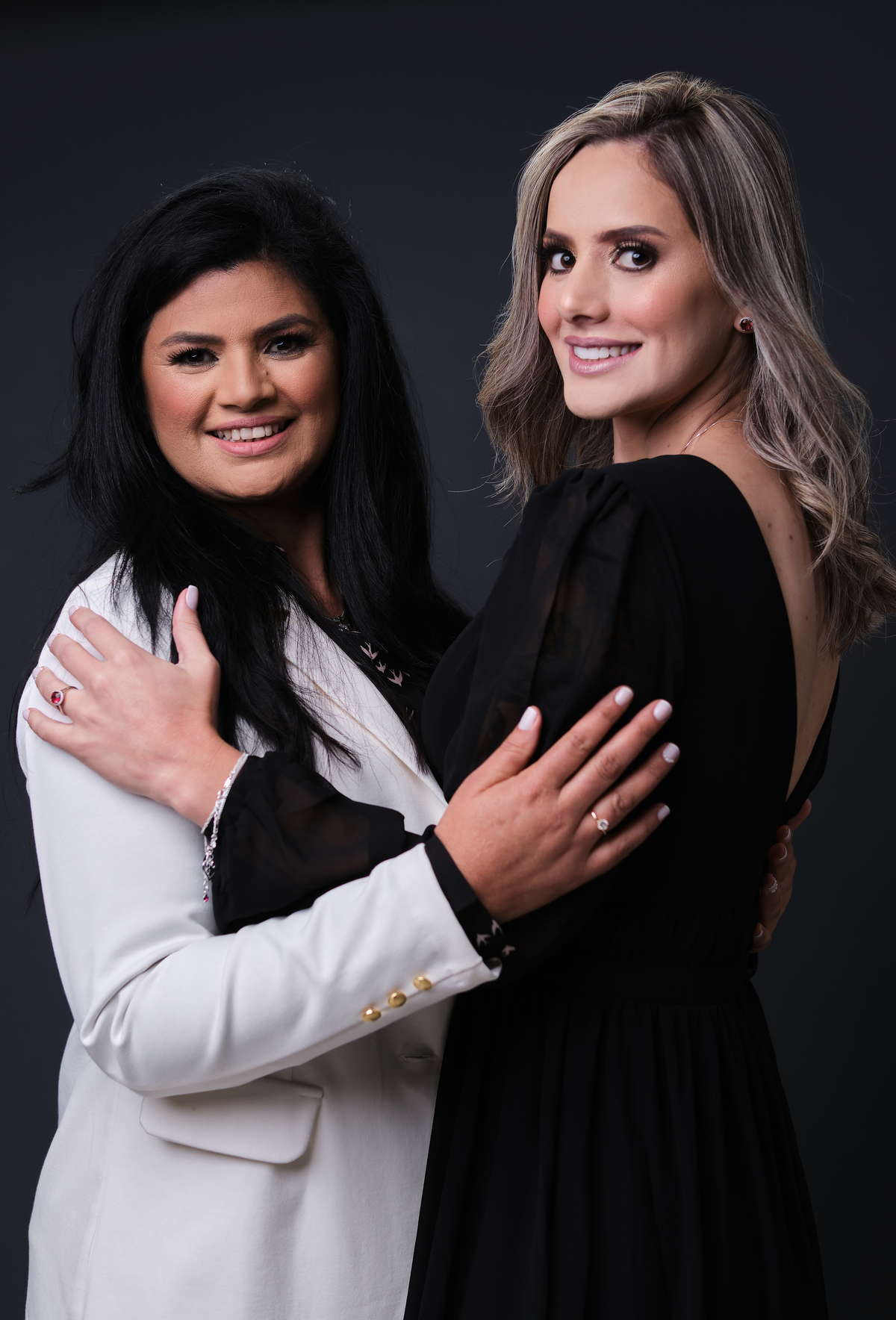 Dra.Fabiana Assis - Cirurgiã Dentista - Universidade Tuiuti do Parana