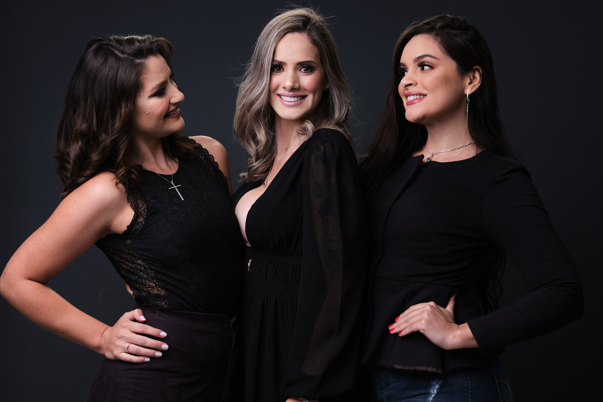 Dra.Fabiana Assis - Cirurgiã Dentista - Universidade Tuiuti do Parana