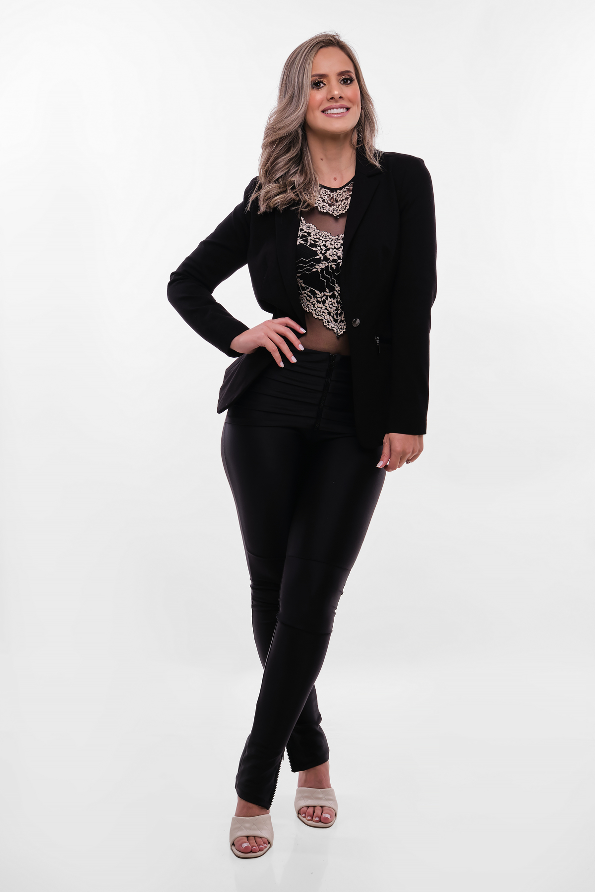 Dra.Fabiana Assis - Cirurgiã Dentista - Universidade Tuiuti do Parana