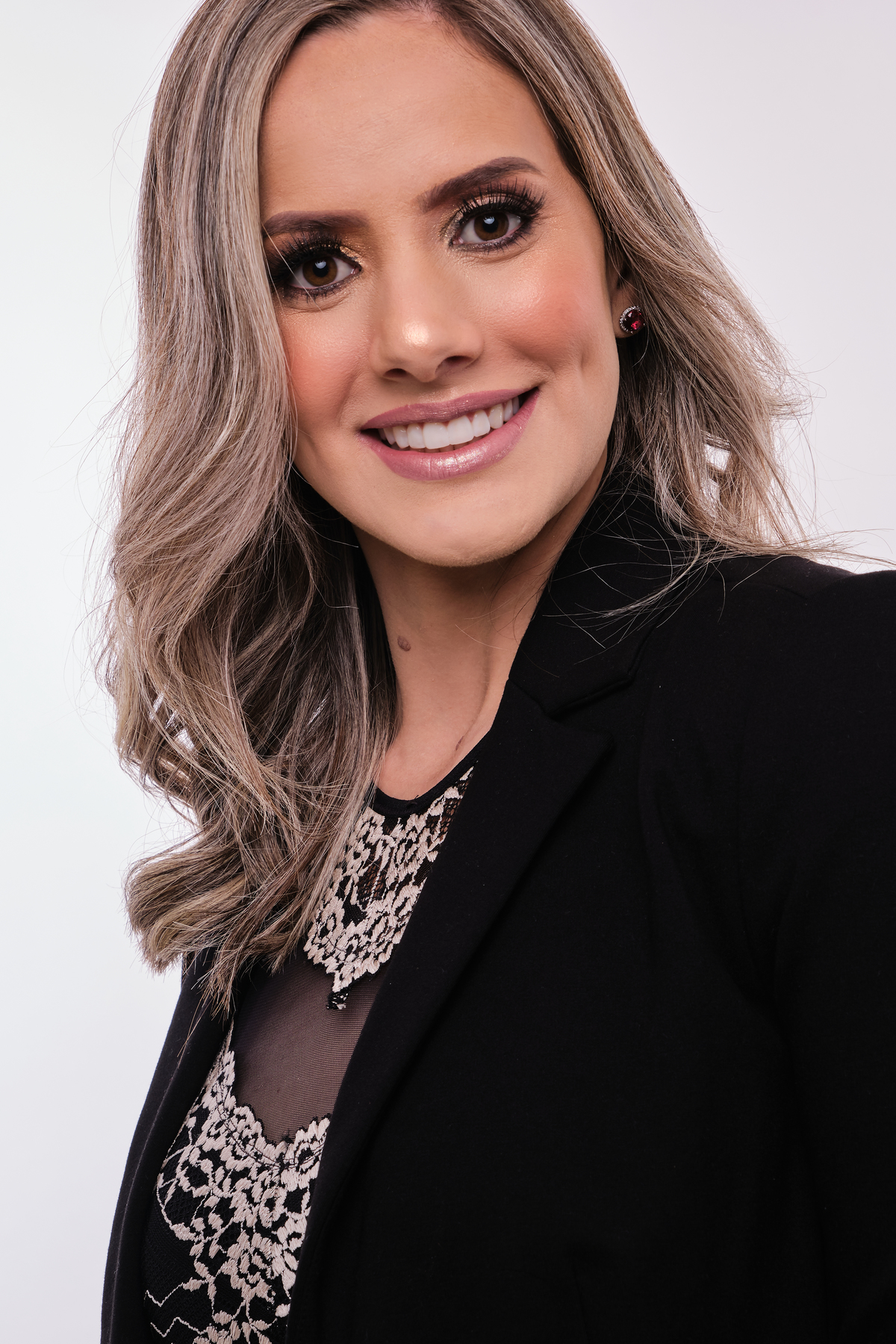 Dra.Fabiana Assis - Cirurgiã Dentista - Universidade Tuiuti do Parana