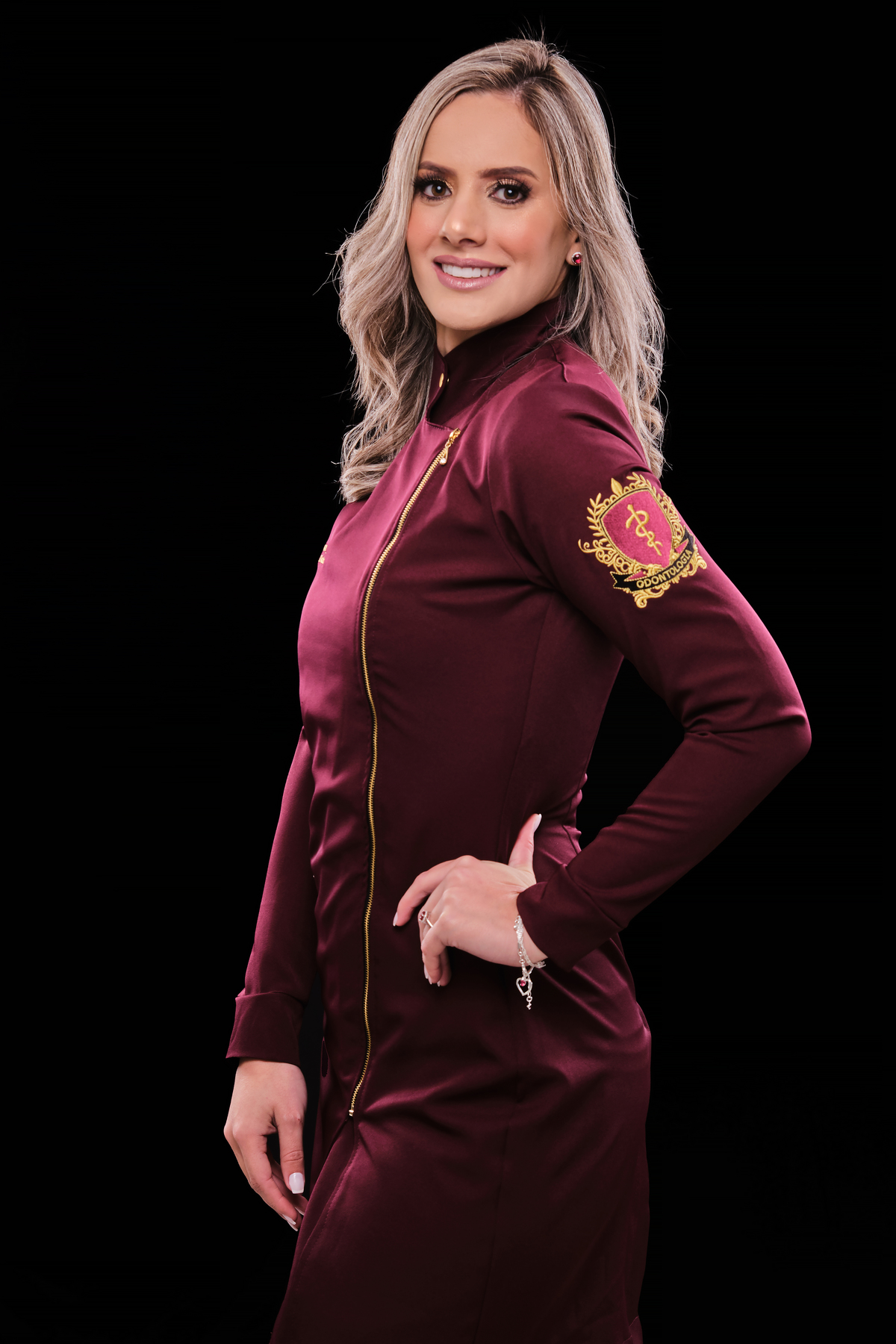 Dra.Fabiana Assis - Cirurgiã Dentista - Universidade Tuiuti do Parana