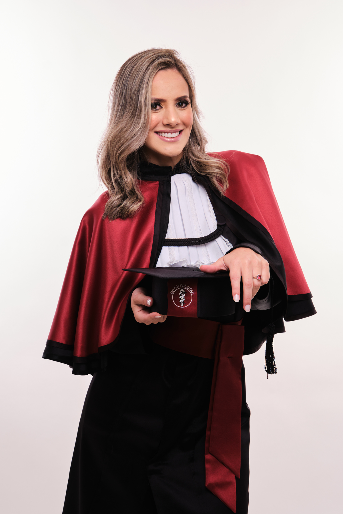 Dra.Fabiana Assis - Cirurgiã Dentista - Universidade Tuiuti do Parana