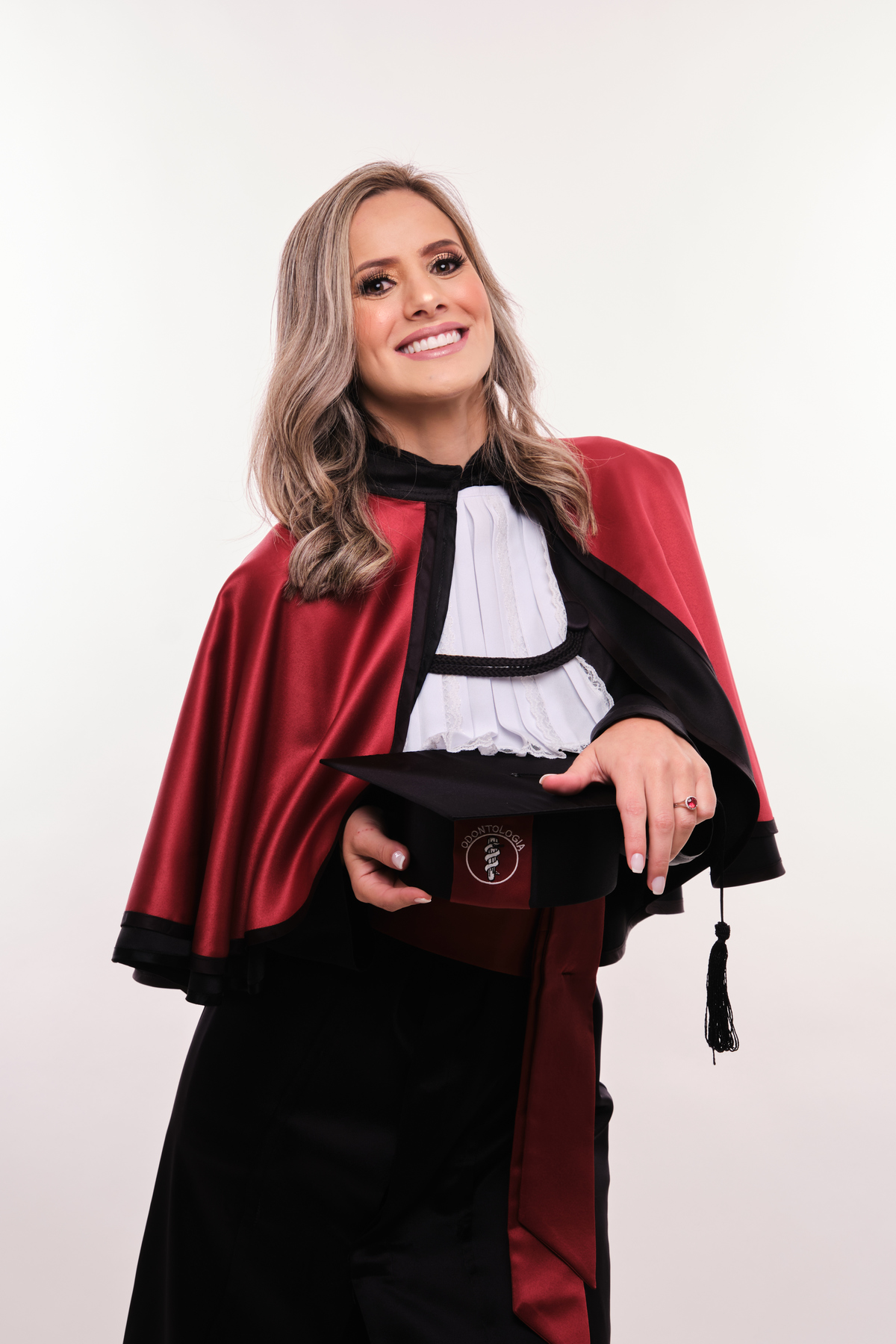 Dra.Fabiana Assis - Cirurgiã Dentista - Universidade Tuiuti do Parana