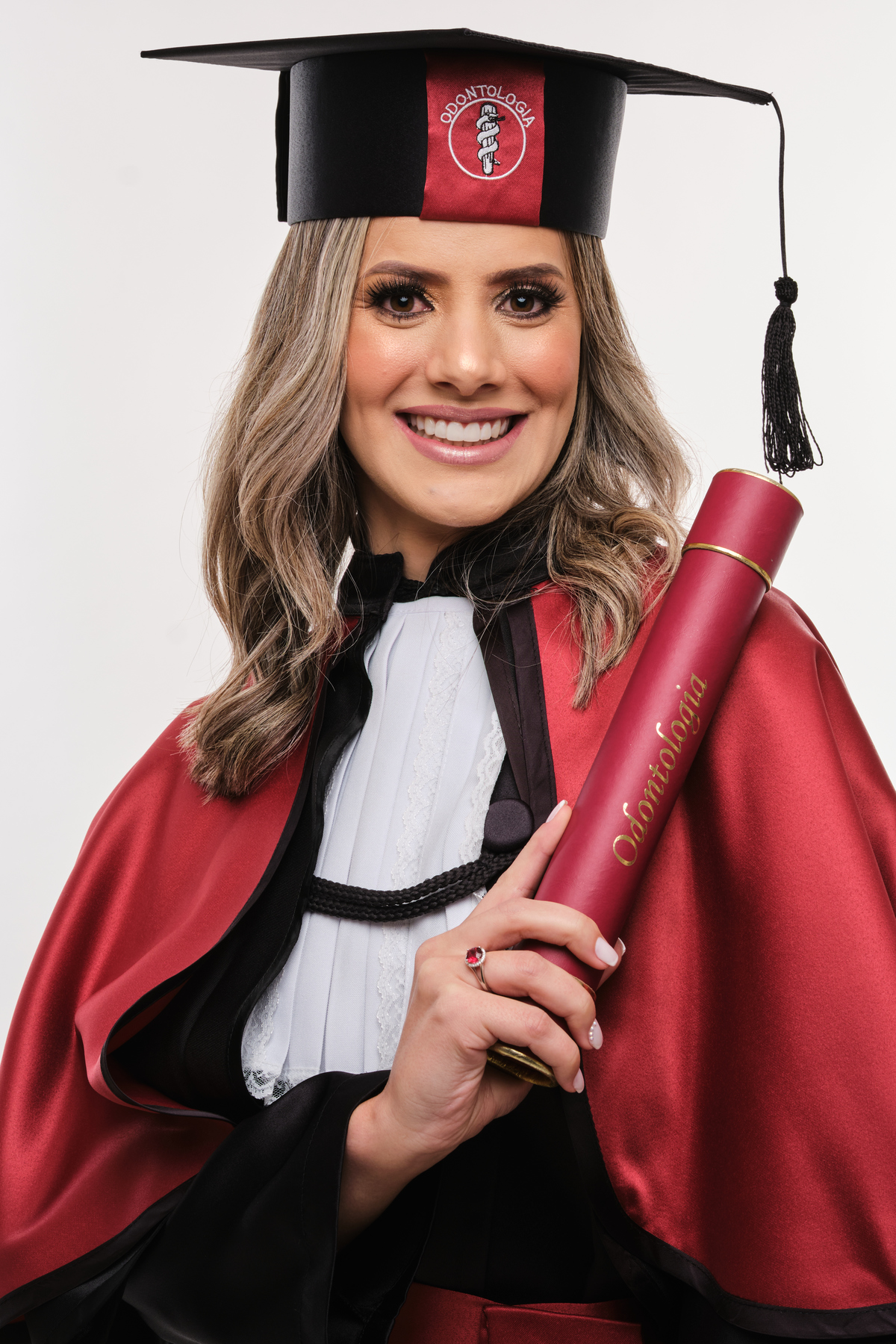 Dra.Fabiana Assis - Cirurgiã Dentista - Universidade Tuiuti do Parana