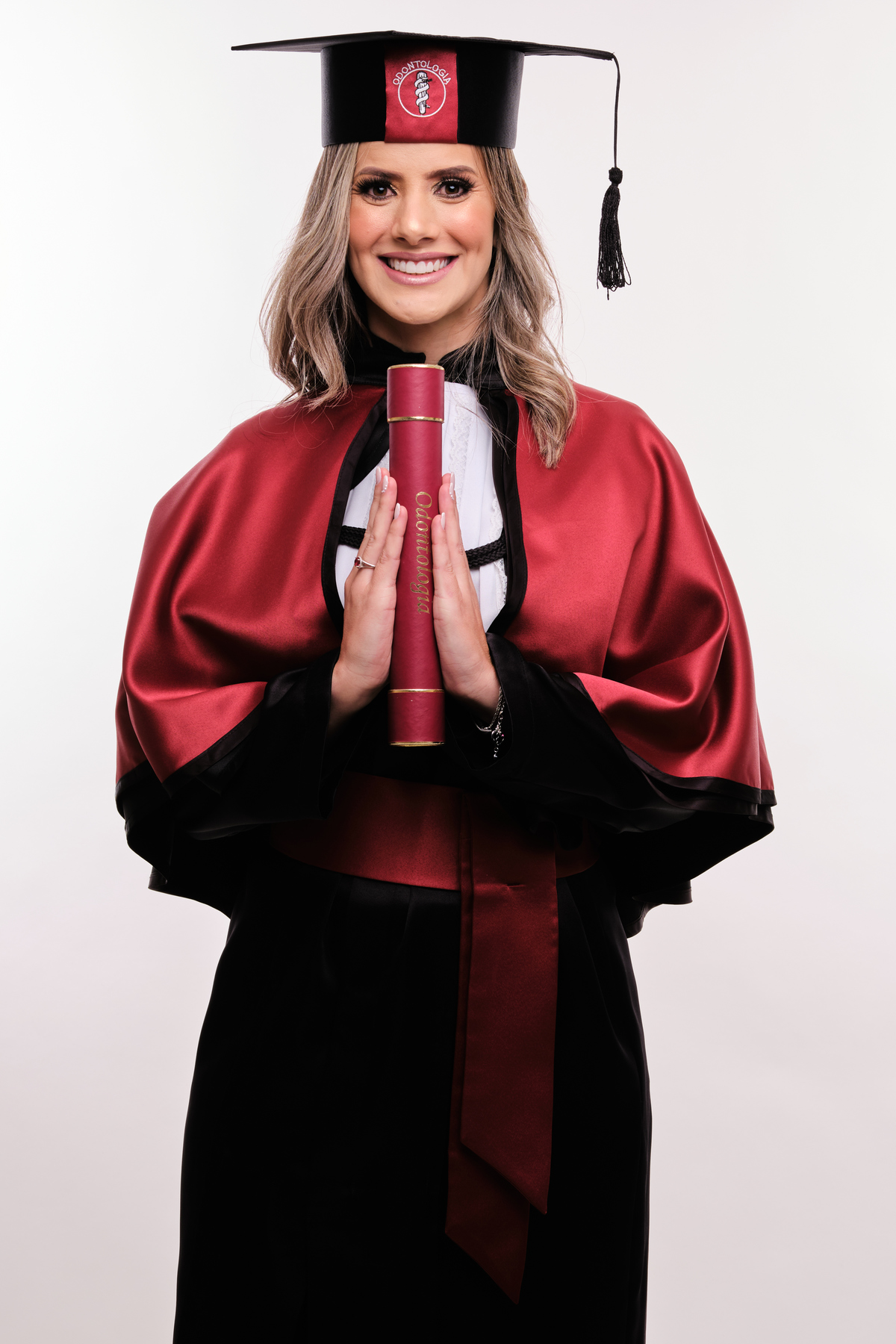 Dra.Fabiana Assis - Cirurgiã Dentista - Universidade Tuiuti do Parana