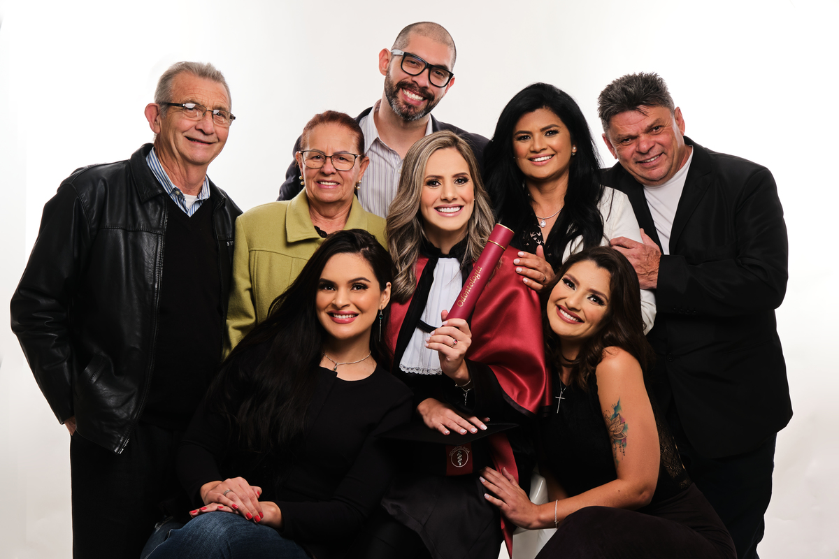 Dra.Fabiana Assis - Cirurgiã Dentista - Universidade Tuiuti do Parana