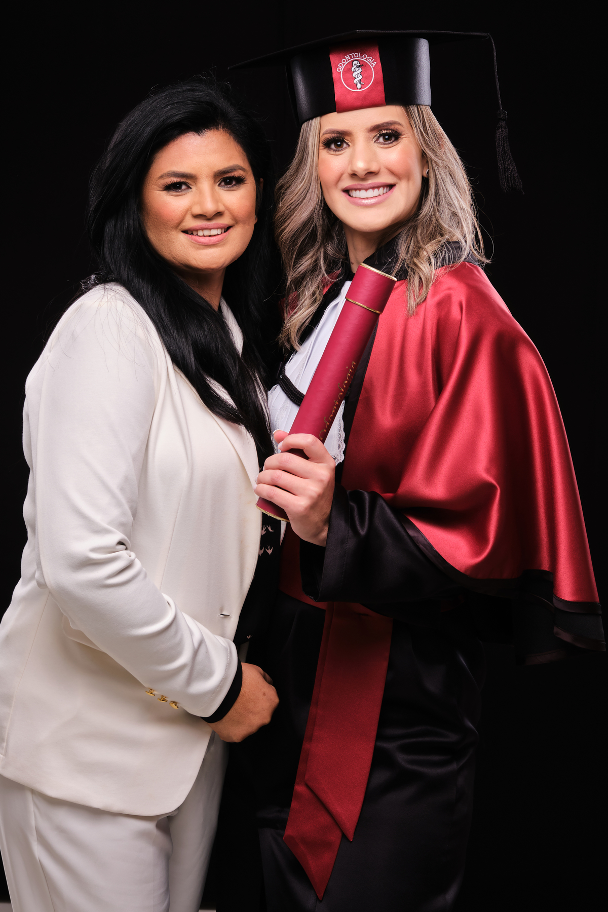 Dra.Fabiana Assis - Cirurgiã Dentista - Universidade Tuiuti do Parana