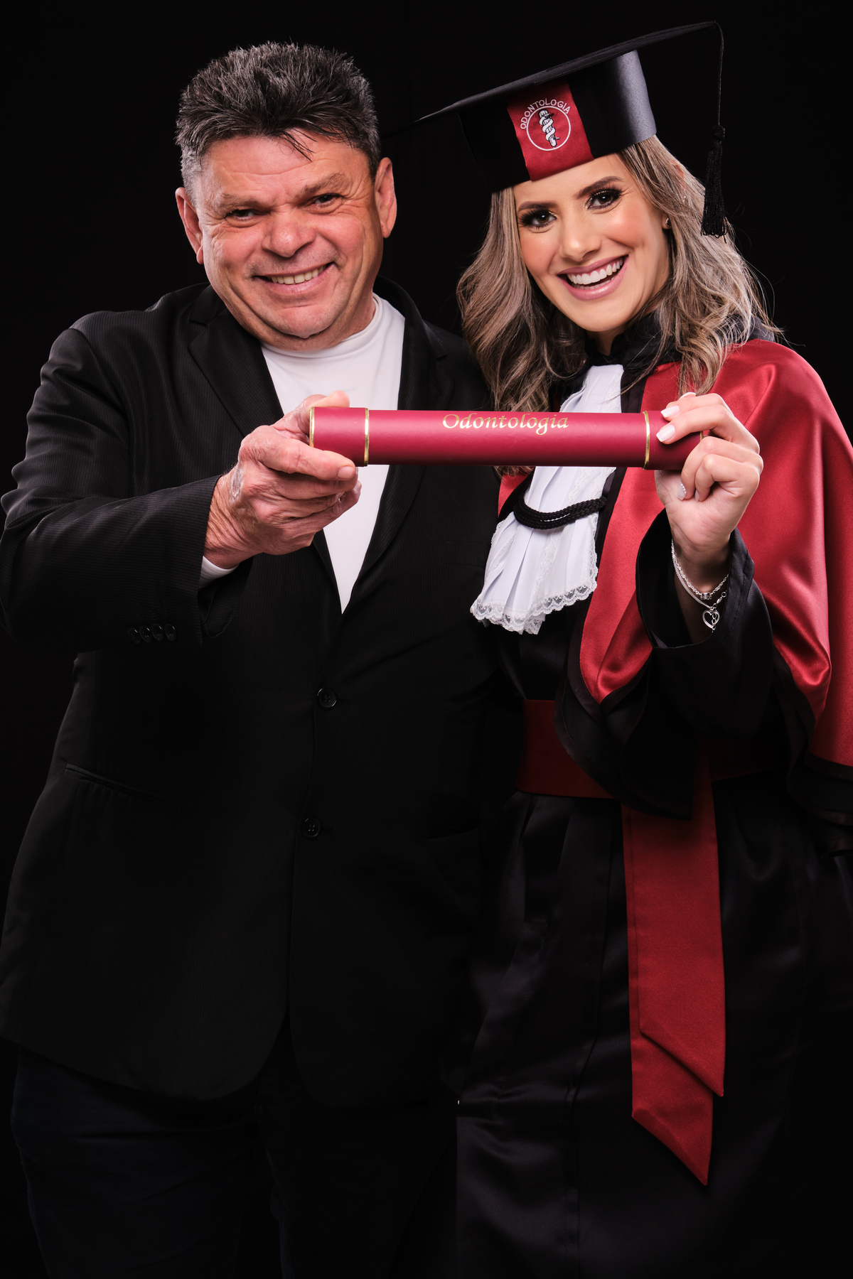 Dra.Fabiana Assis - Cirurgiã Dentista - Universidade Tuiuti do Parana