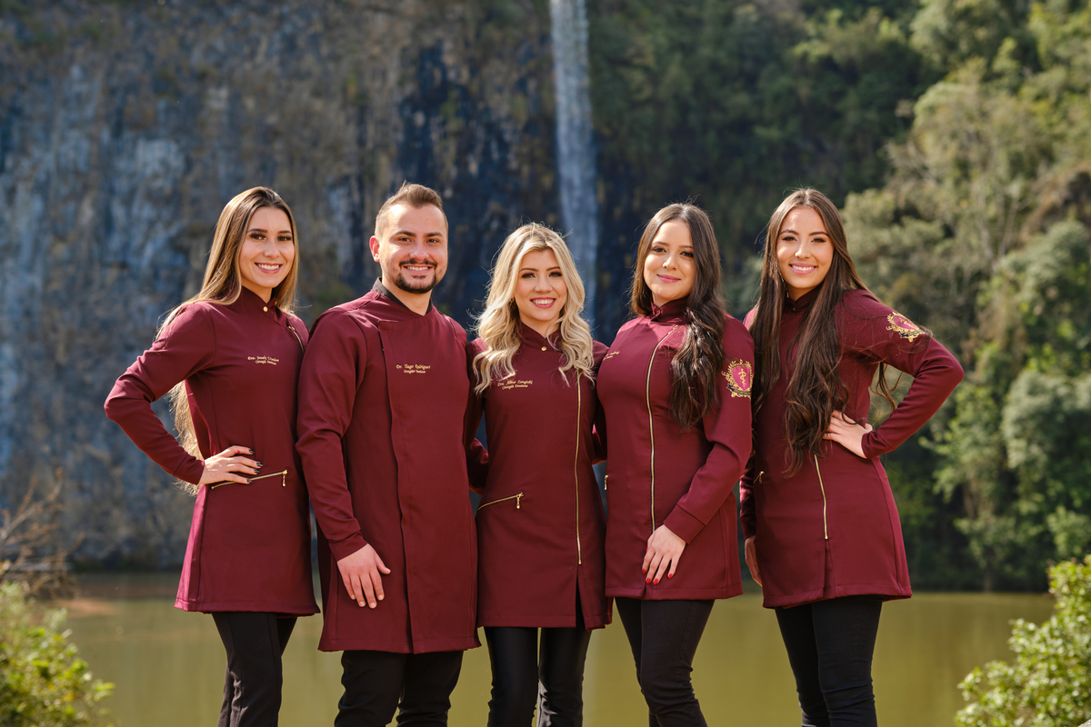 Dra. Jossely Cardoso - Cirurgiã Dentista - Universidade Tuiuti do Parana