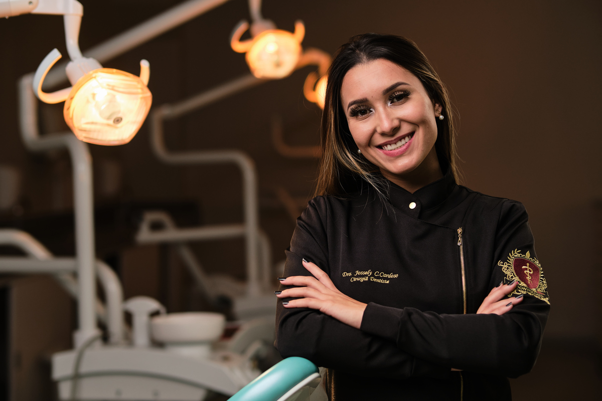 Dra. Jossely Cardoso - Cirurgiã Dentista - Universidade Tuiuti do Parana