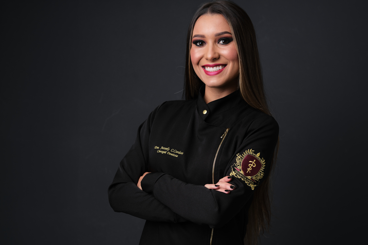 Dra. Jossely Cardoso - Cirurgiã Dentista - Universidade Tuiuti do Parana