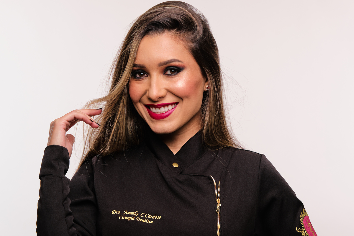 Dra. Jossely Cardoso - Cirurgiã Dentista - Universidade Tuiuti do Parana