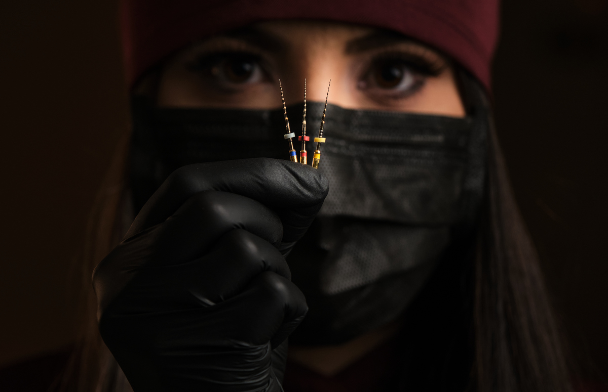 Dra. Leticia Bigas - Cirurgiã Dentista - Universidade Tuiuti do Parana