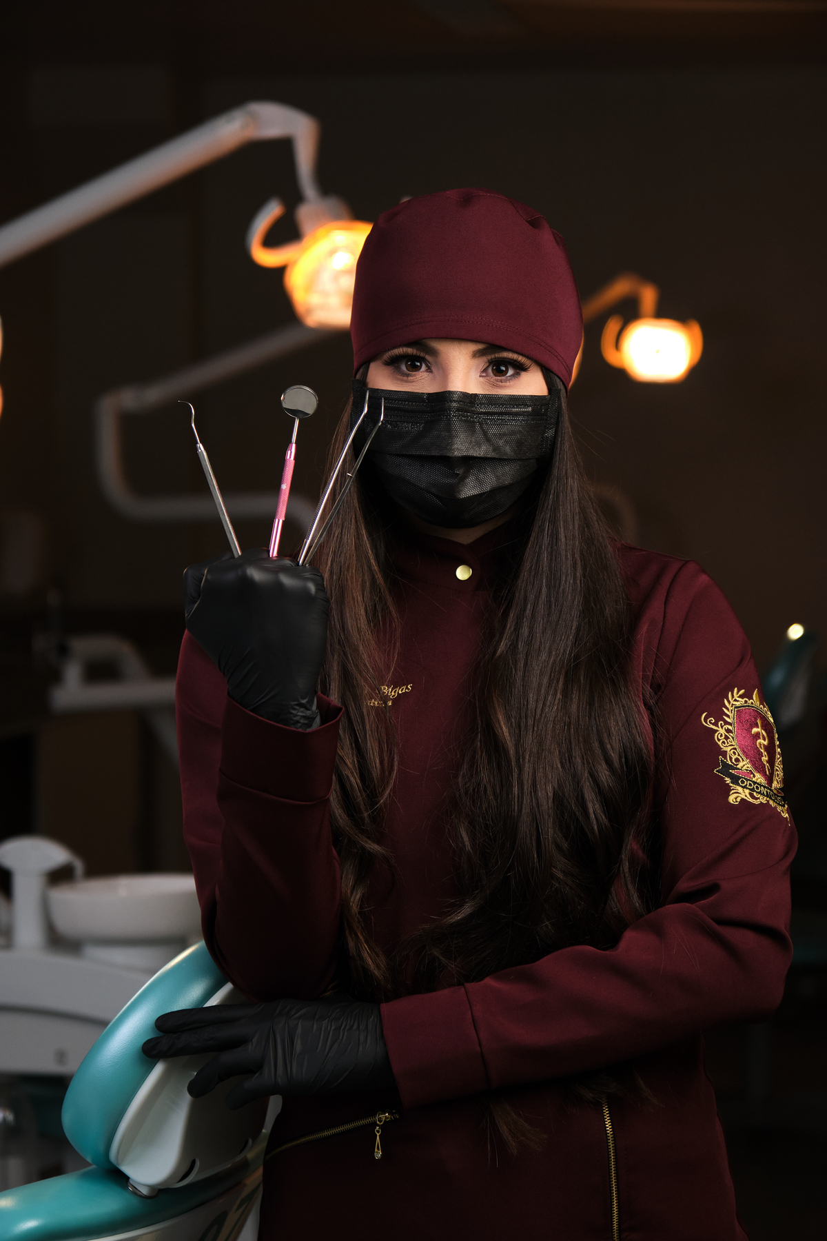 Dra. Leticia Bigas - Cirurgiã Dentista - Universidade Tuiuti do Parana