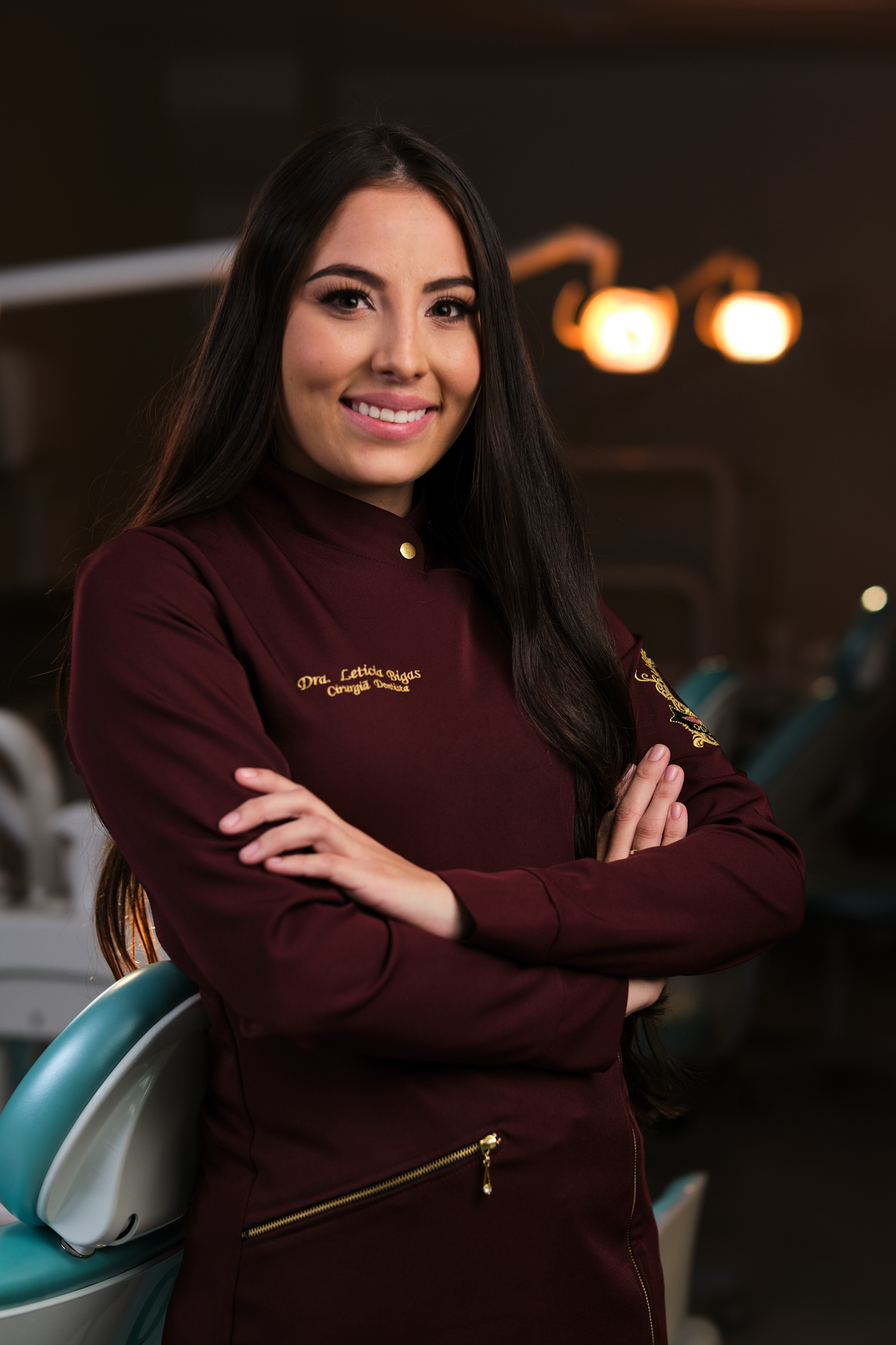 Dra. Leticia Bigas - Cirurgiã Dentista - Universidade Tuiuti do Parana