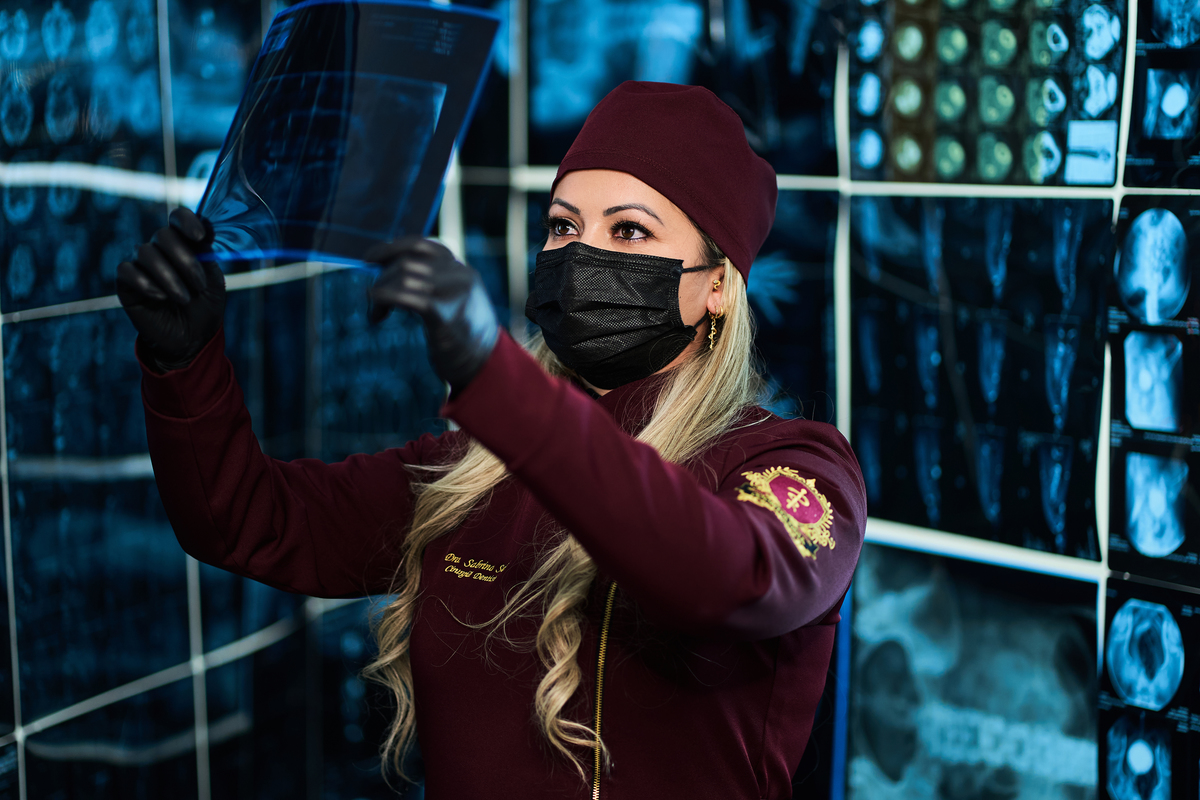 Dra. Sabrina Setti - Cirurgiã Dentista - Universidade Tuiuti do Parana