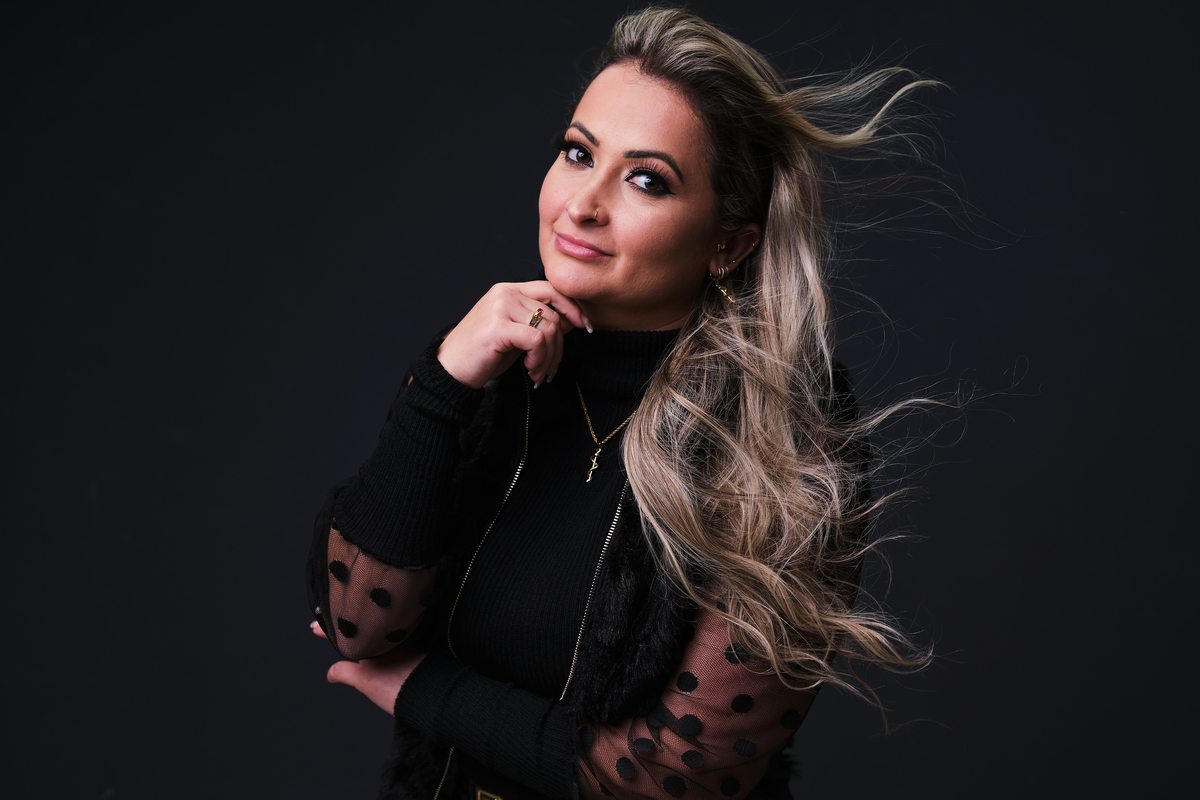 Dra. Sabrina Setti - Cirurgiã Dentista - Universidade Tuiuti do Parana