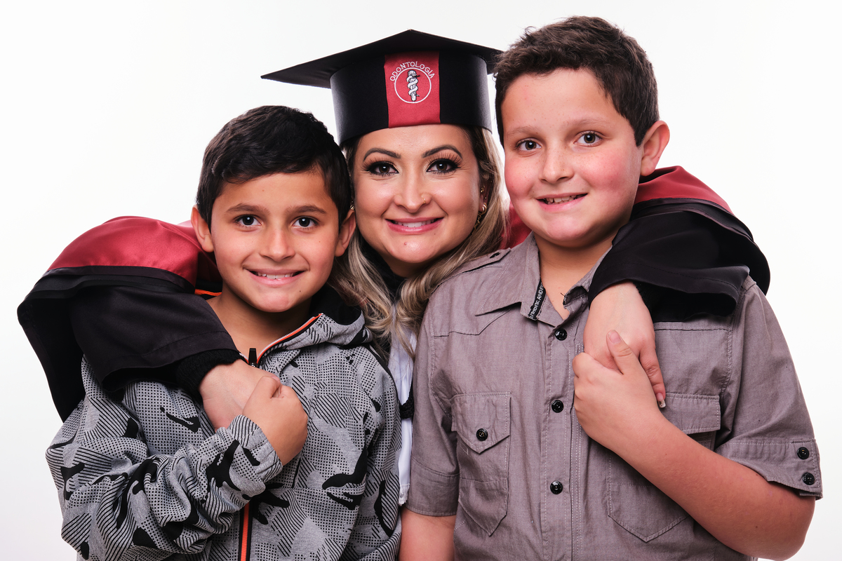 Dra. Sabrina Setti - Cirurgiã Dentista - Universidade Tuiuti do Parana