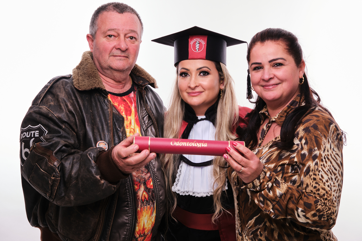 Dra. Sabrina Setti - Cirurgiã Dentista - Universidade Tuiuti do Parana