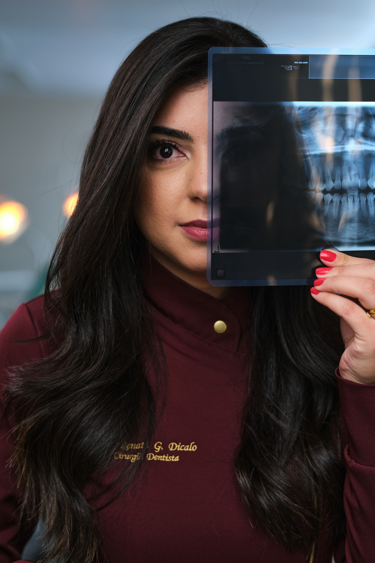 Cirurgiã Dentista - Renata Gharib Dicalo Massuci