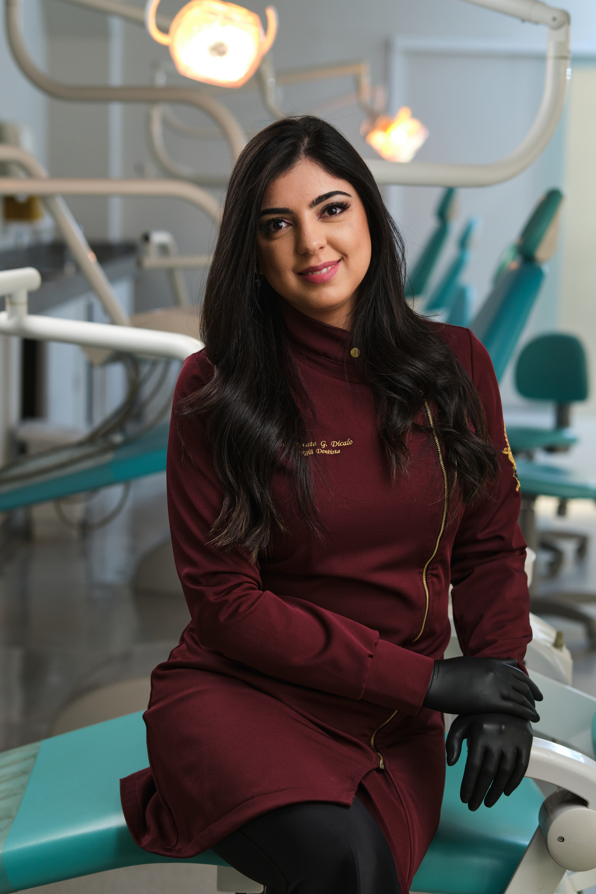 Cirurgiã Dentista - Renata Gharib Dicalo Massuci