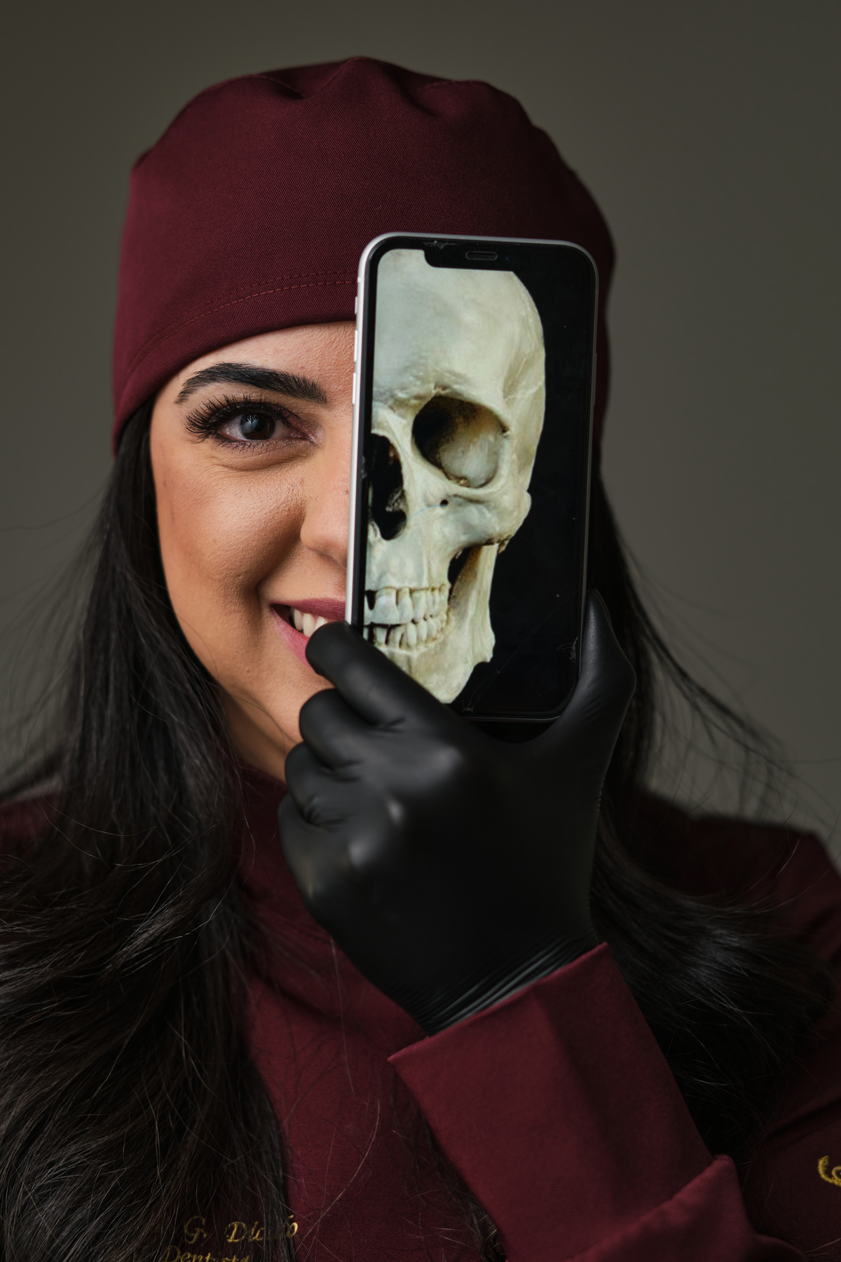 Cirurgiã Dentista - Renata Gharib Dicalo Massuci